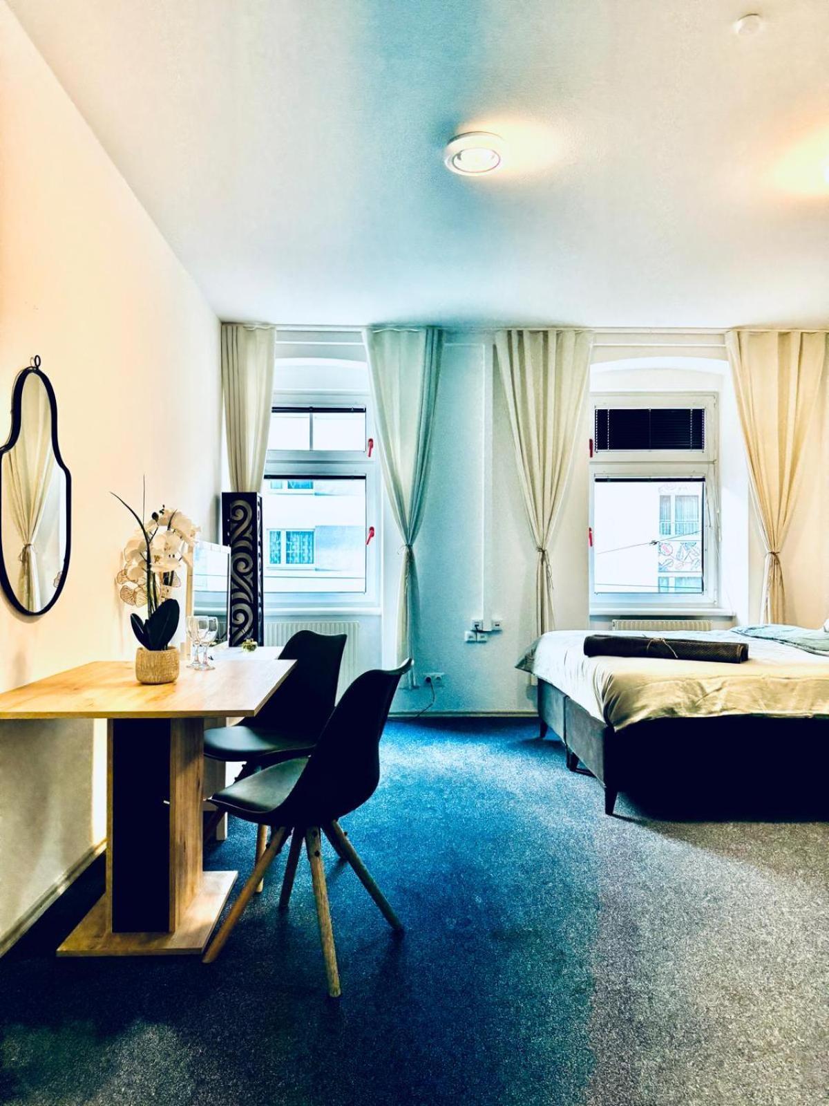 7br For Big Groups, With Great Location