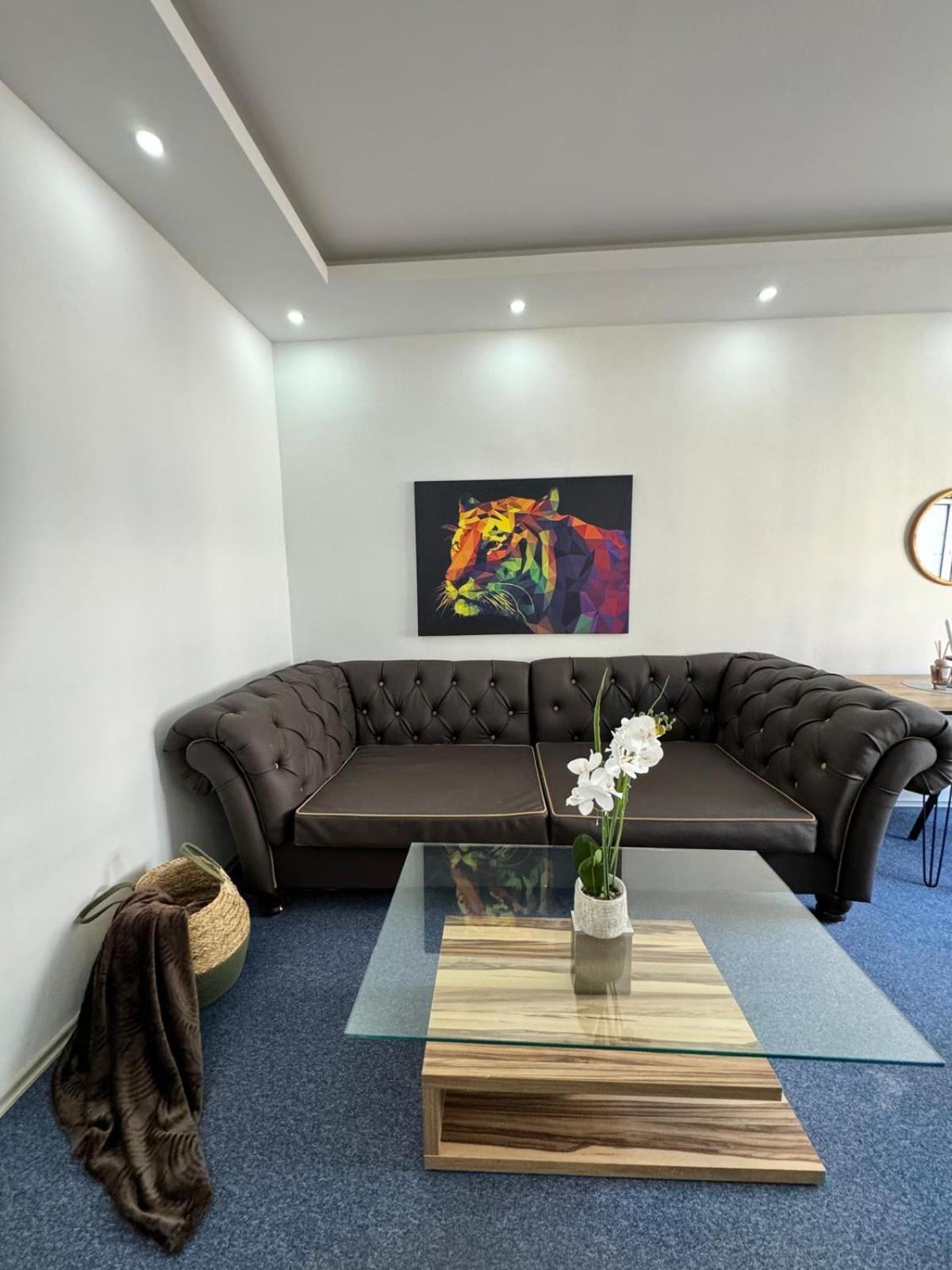 7br For Big Groups, With Great Location Apartment