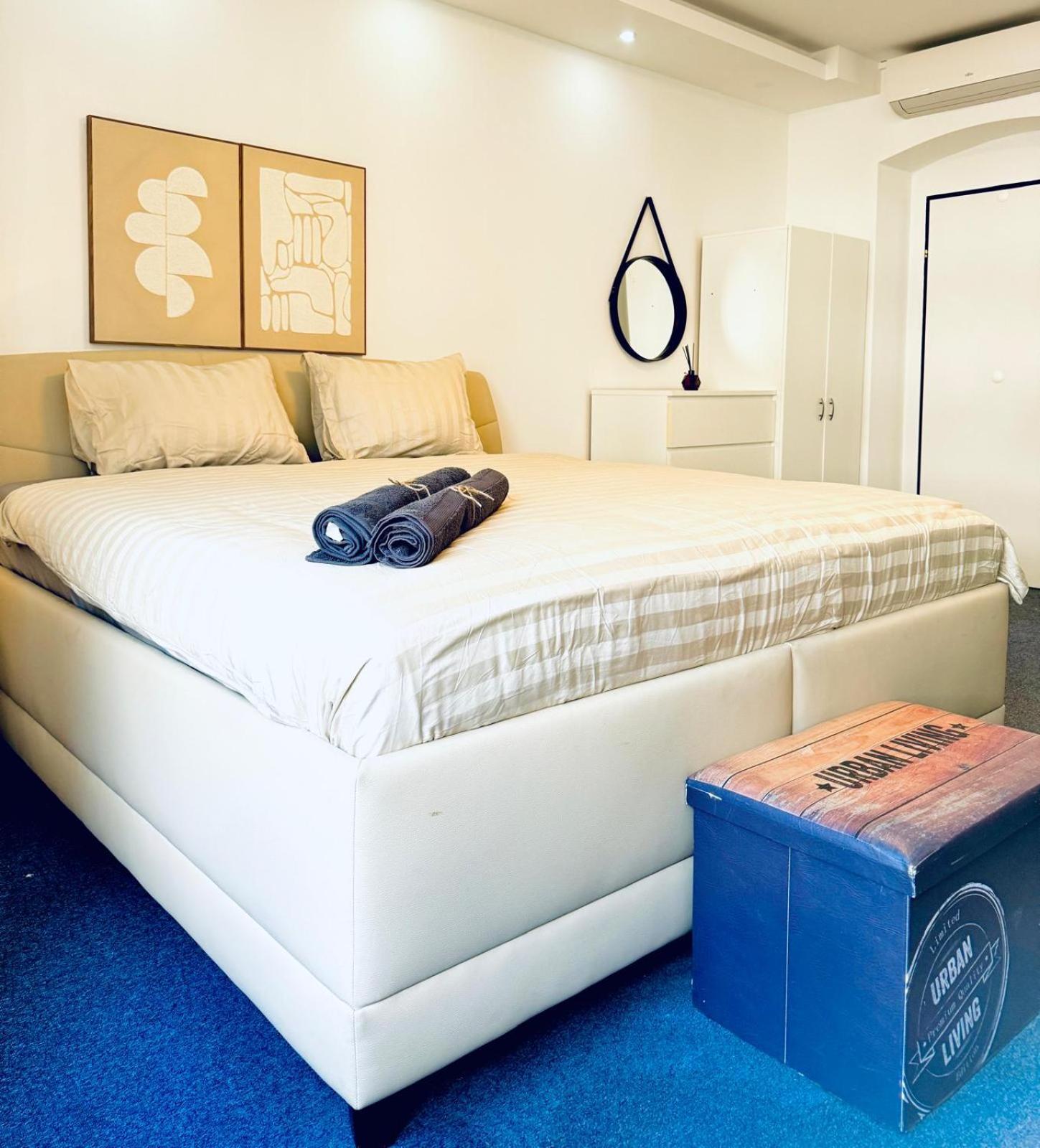 Apartment 7br For Big Groups, With Great Location *
