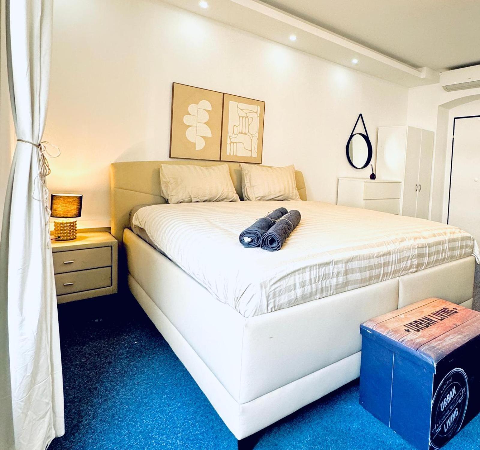 Apartment 7br For Big Groups, With Great Location *