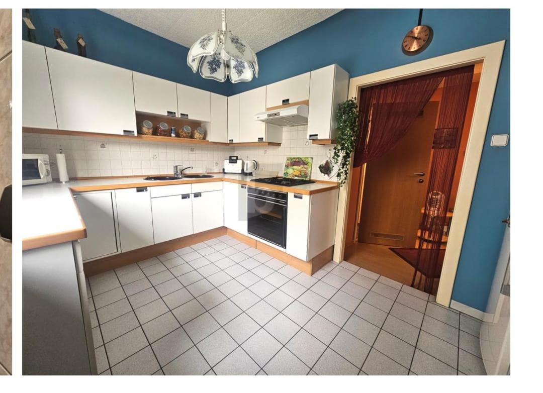 Single In Student Apartment