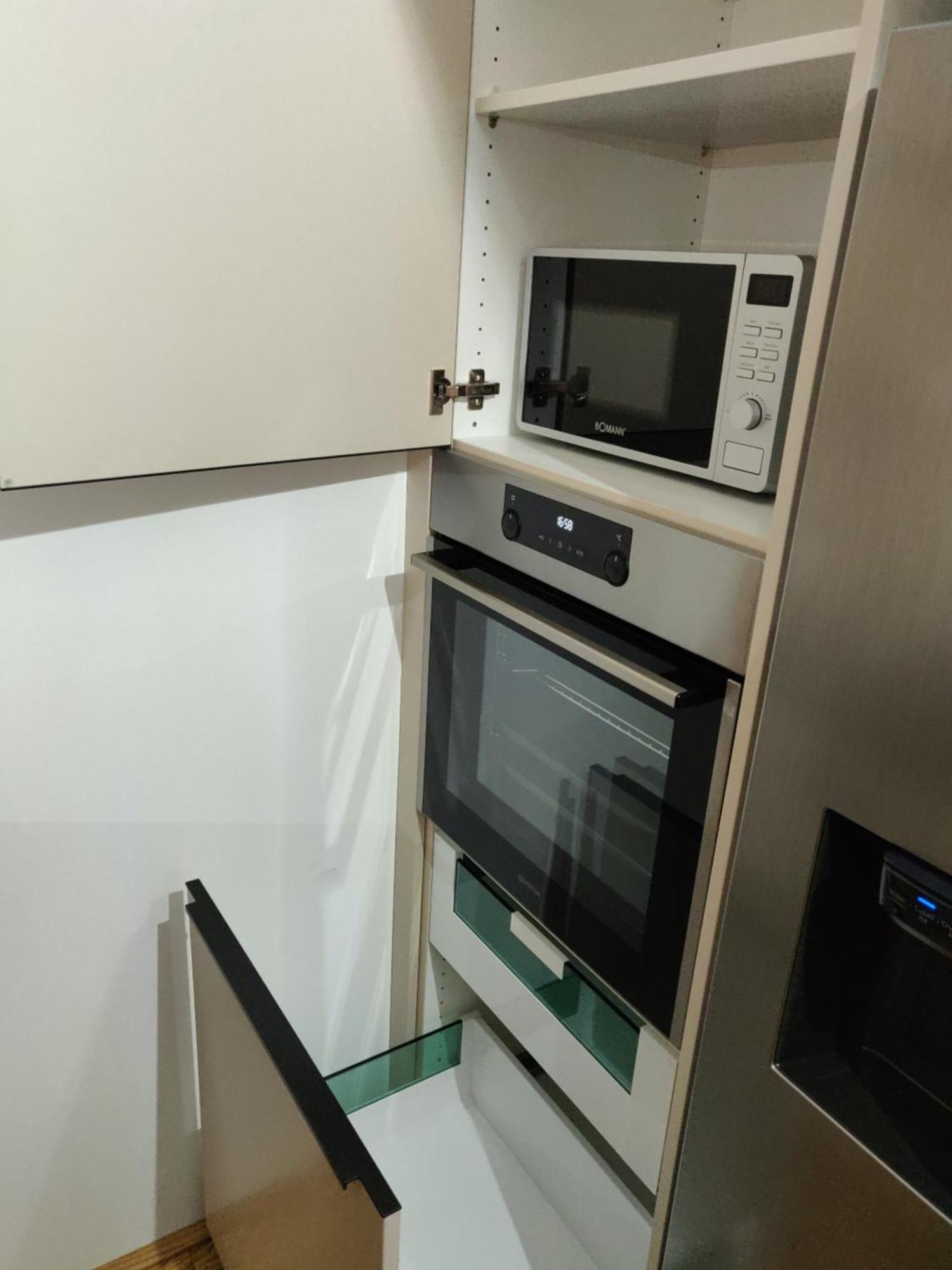 Beautiful With Parking, Brilliant Location