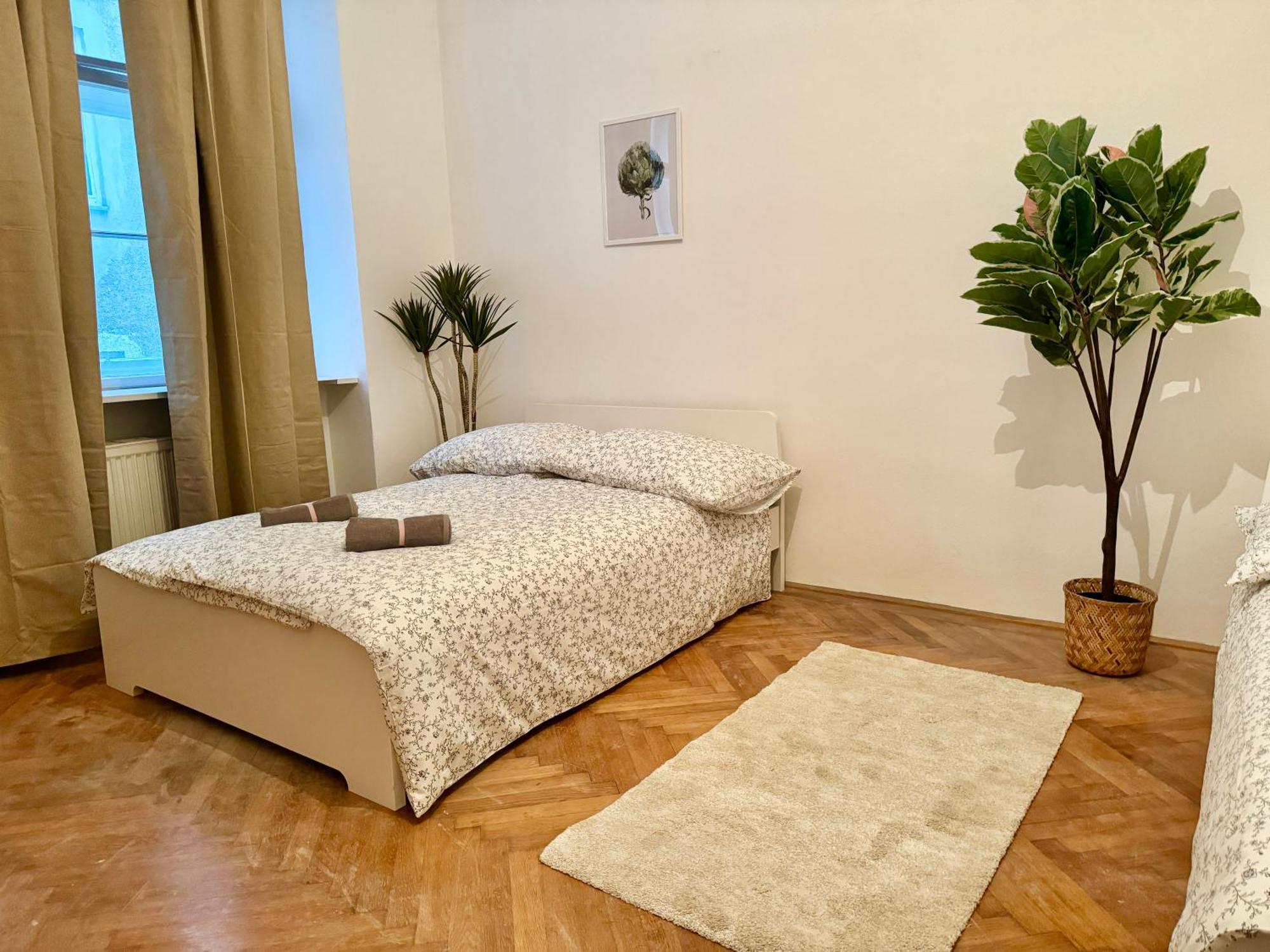 Spacious - 15 Min To Center