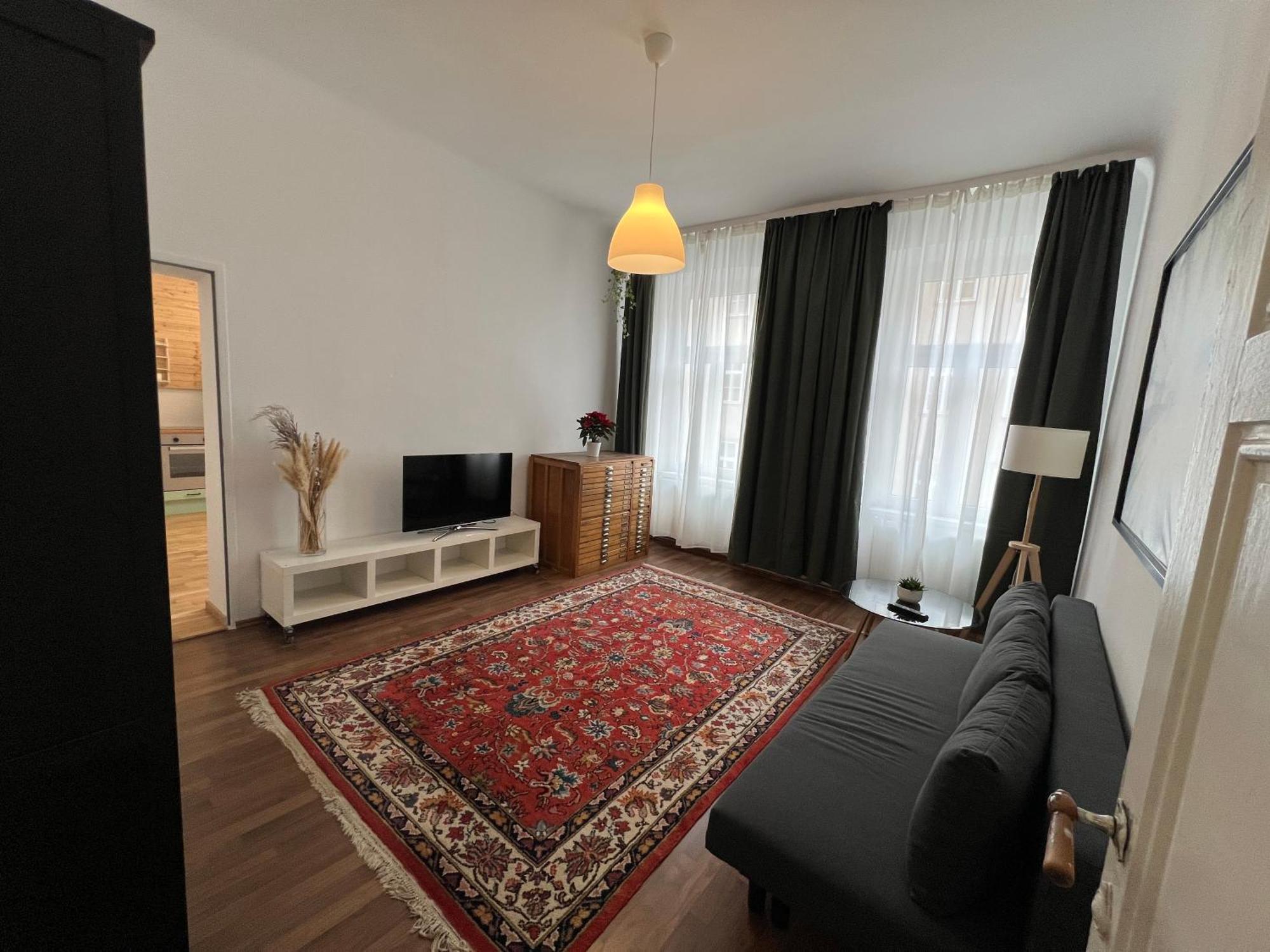 Charming New In Next To Stadthalle Apartment