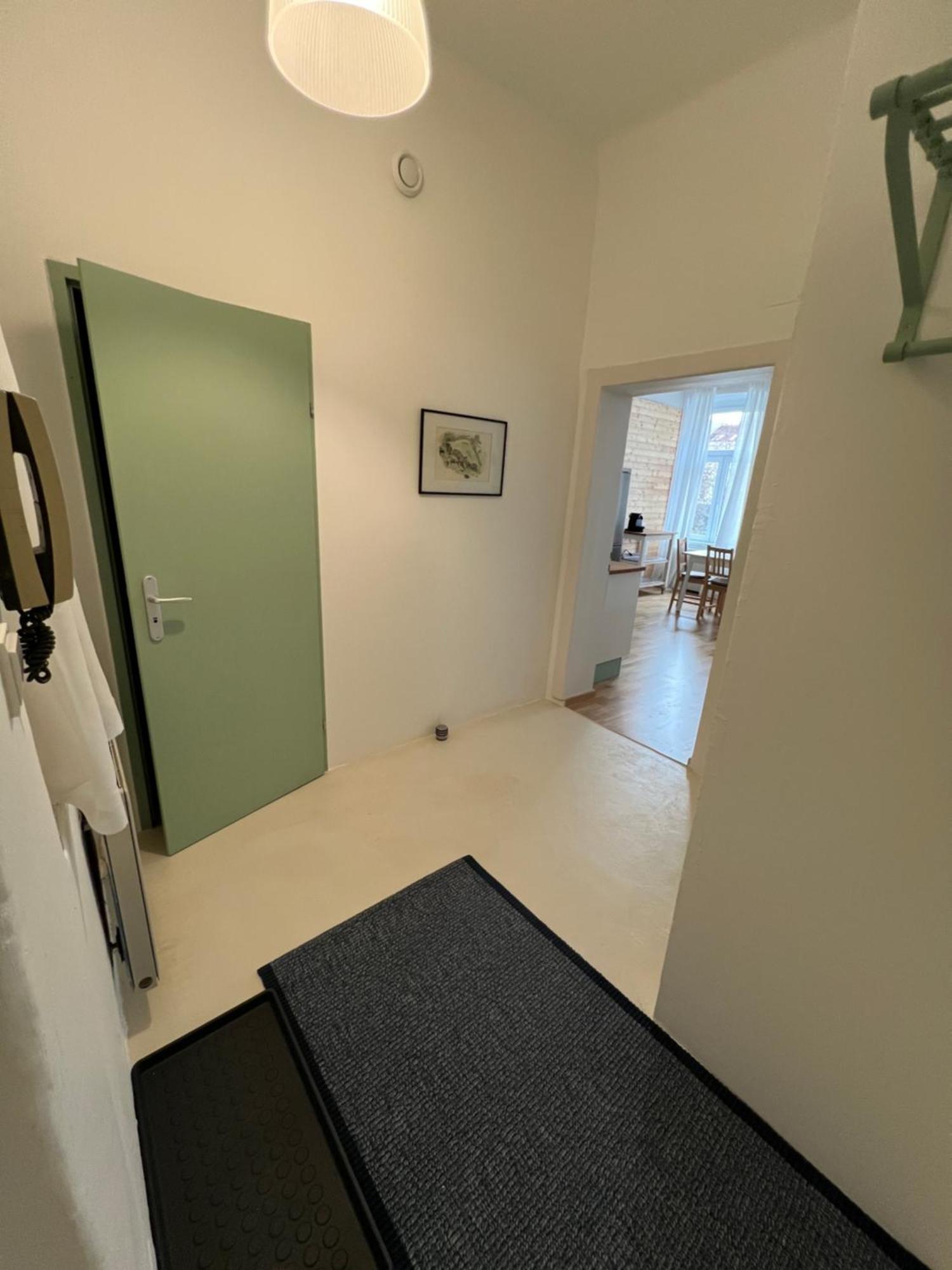 Charming New In Next To Stadthalle Vienna