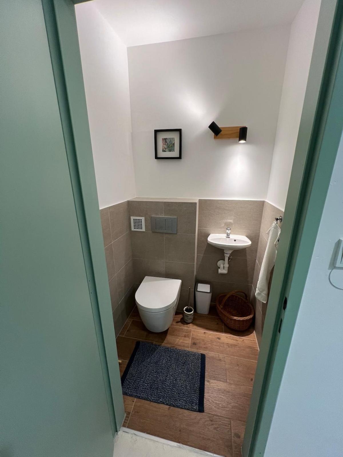 Charming New In Next To Stadthalle Apartment *