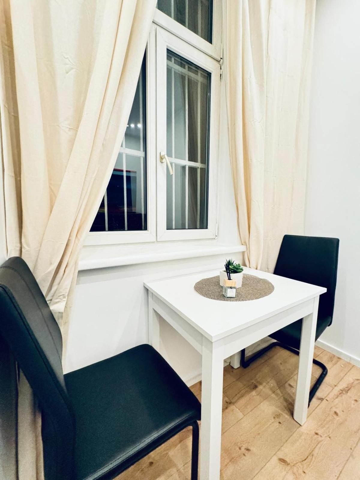 Convenient 4br Shared For 11p, 10 Min To Atzgersdorf Apartamento *