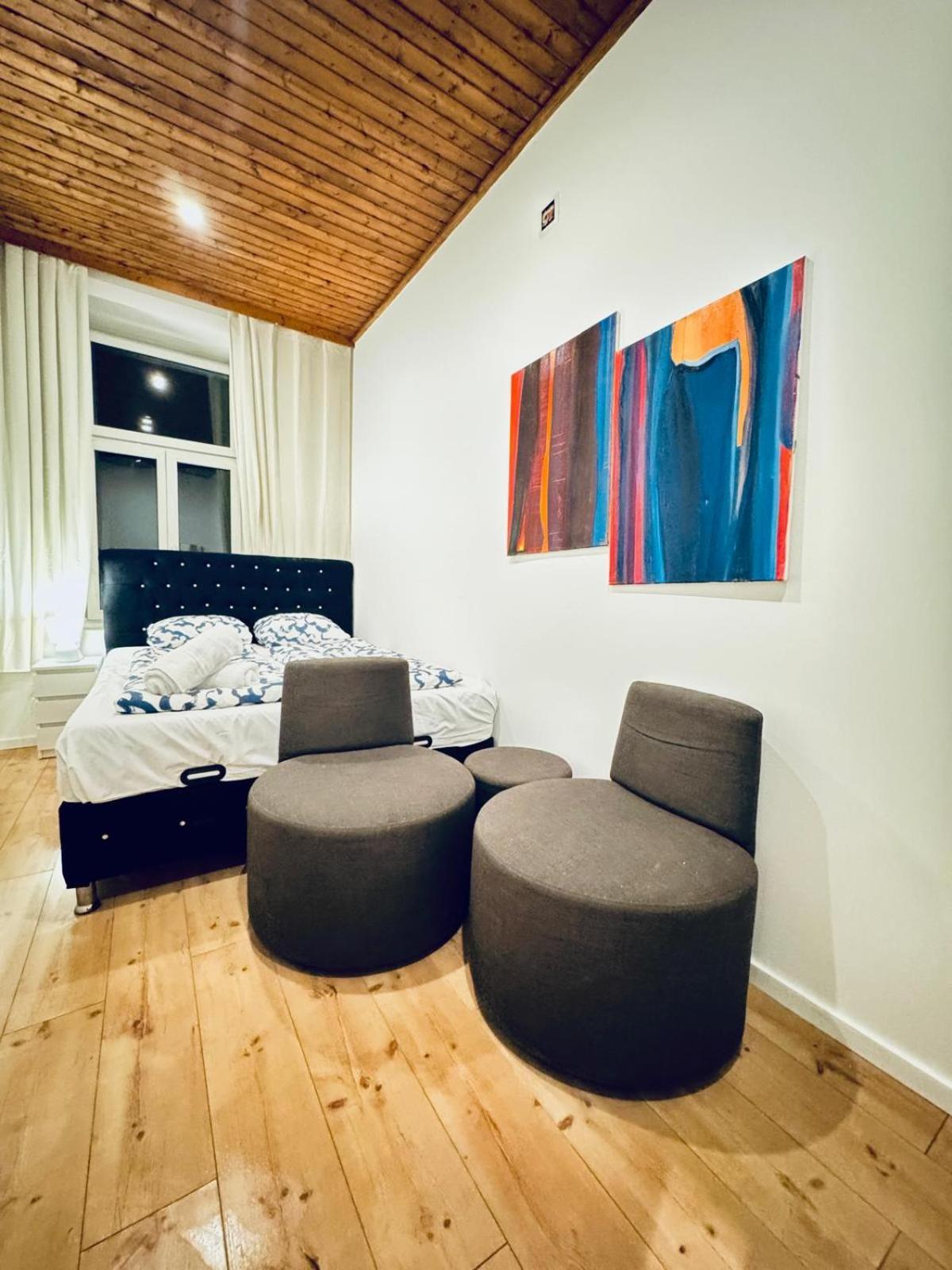 Convenient 4br Shared For 11p, 10 Min To Atzgersdorf Apartamento *