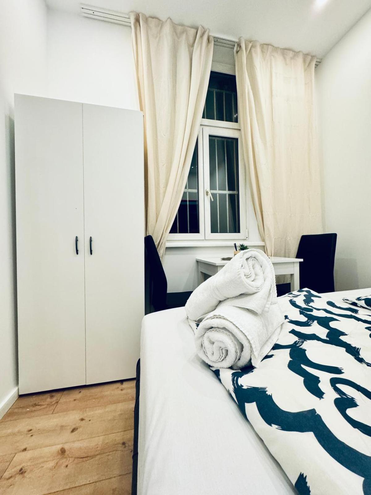 Convenient 4br Shared For 11p, 10 Min To Atzgersdorf Apartamento Viena