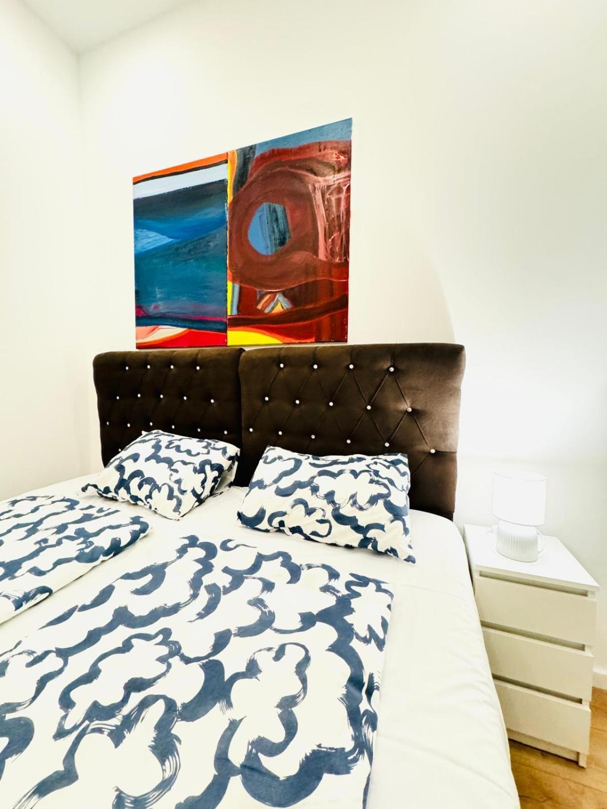 Convenient 4br Shared For 11p, 10 Min To Atzgersdorf *