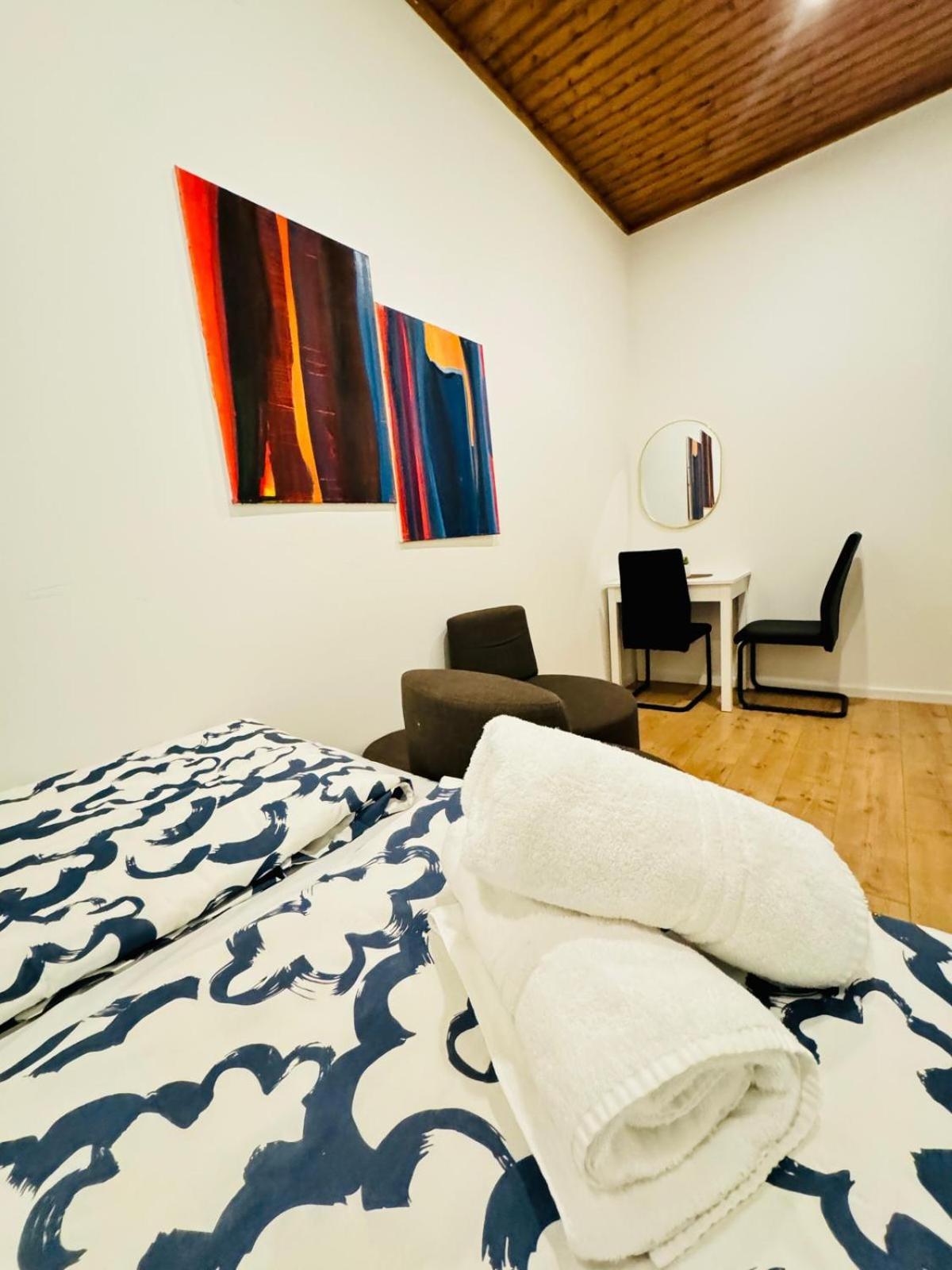 Convenient 4br Shared For 11p, 10 Min To Atzgersdorf Apartamento Viena
