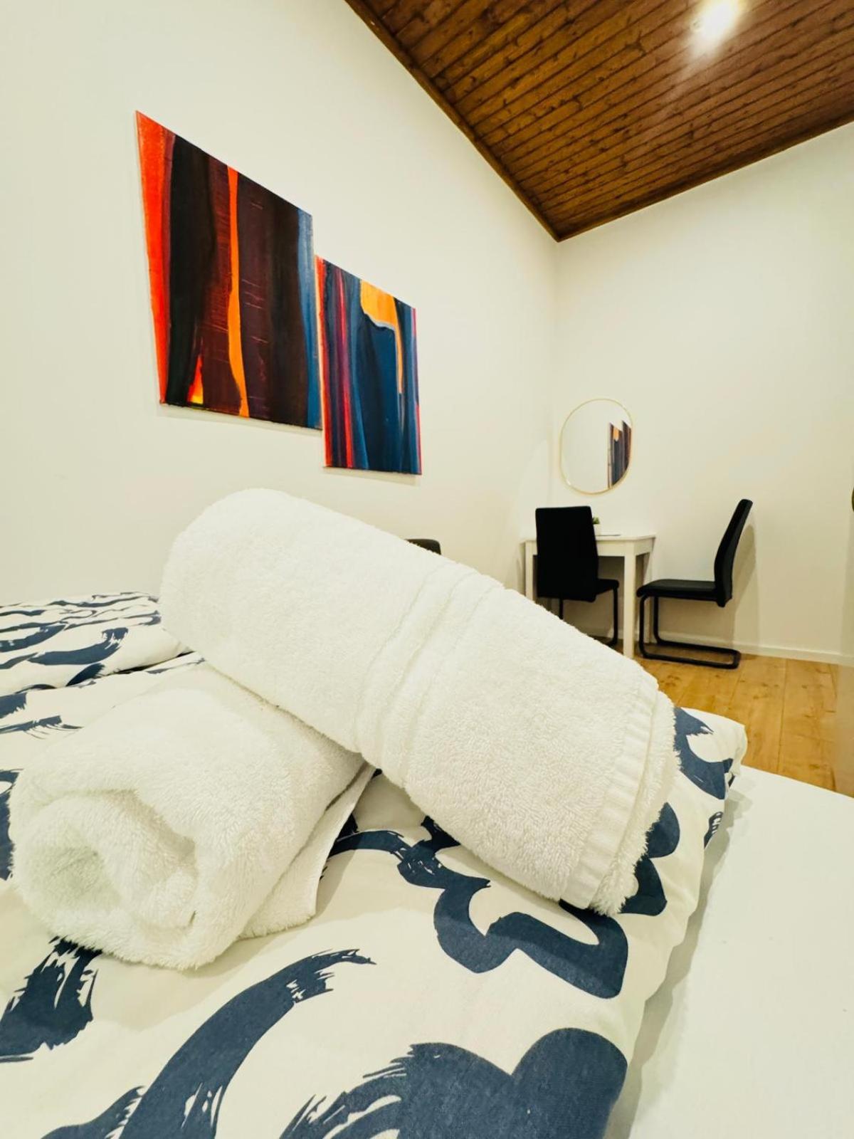 Apartamento Convenient 4br Shared For 11p, 10 Min To Atzgersdorf Viena