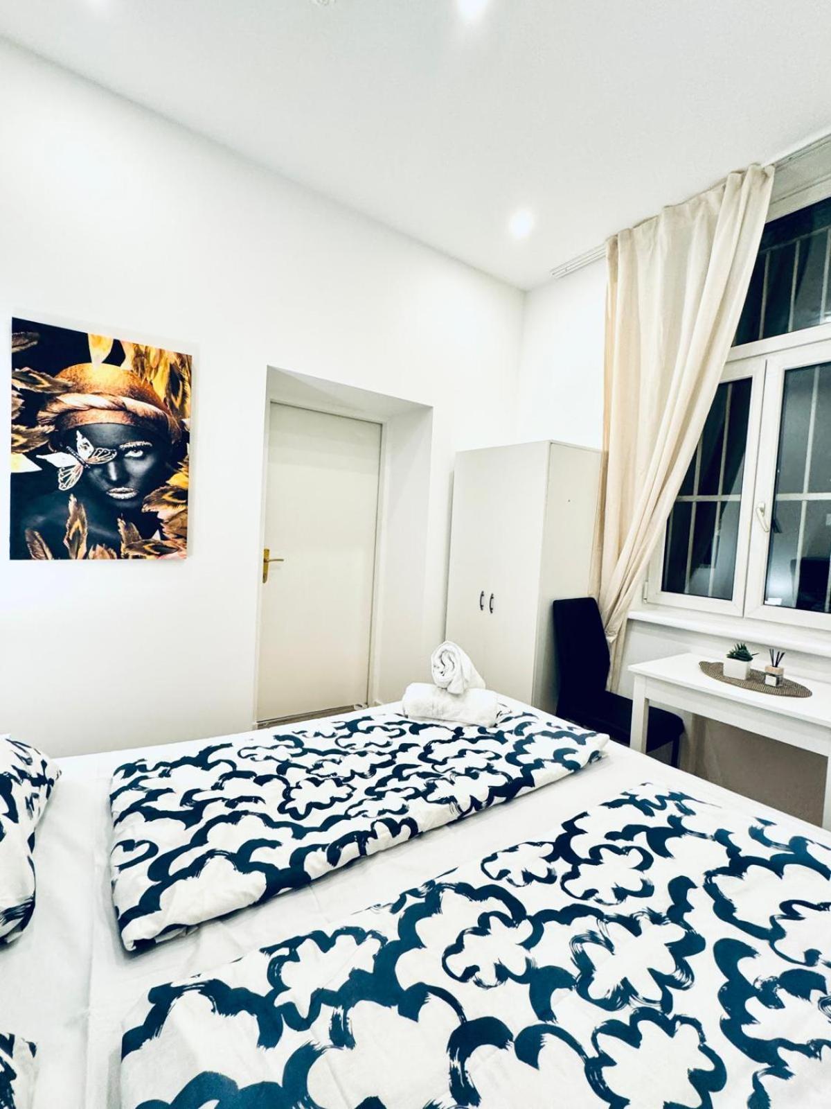Convenient 4br Shared For 11p, 10 Min To Atzgersdorf Apartamento *
