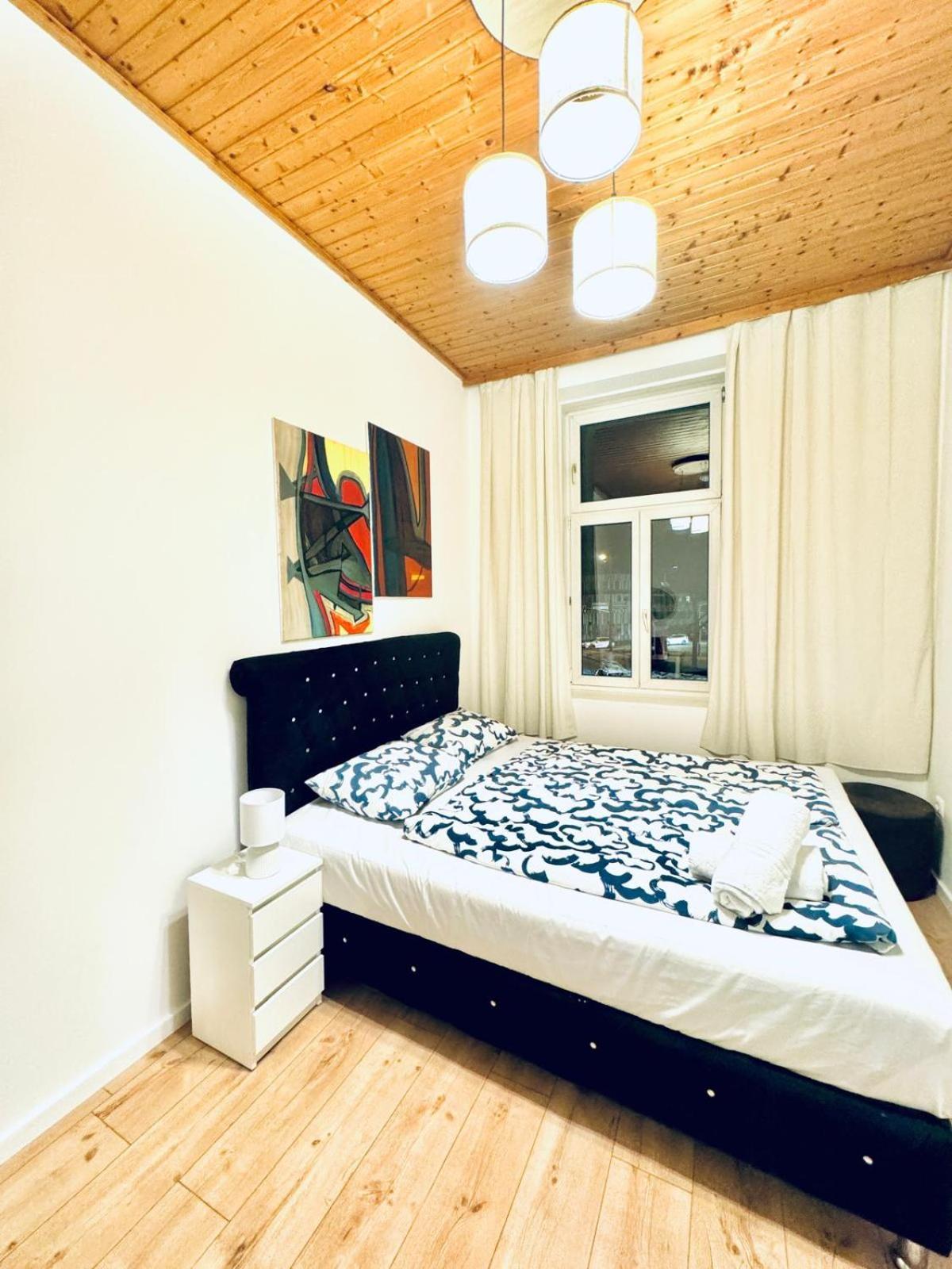 Apartamento Convenient 4br Shared For 11p, 10 Min To Atzgersdorf Viena