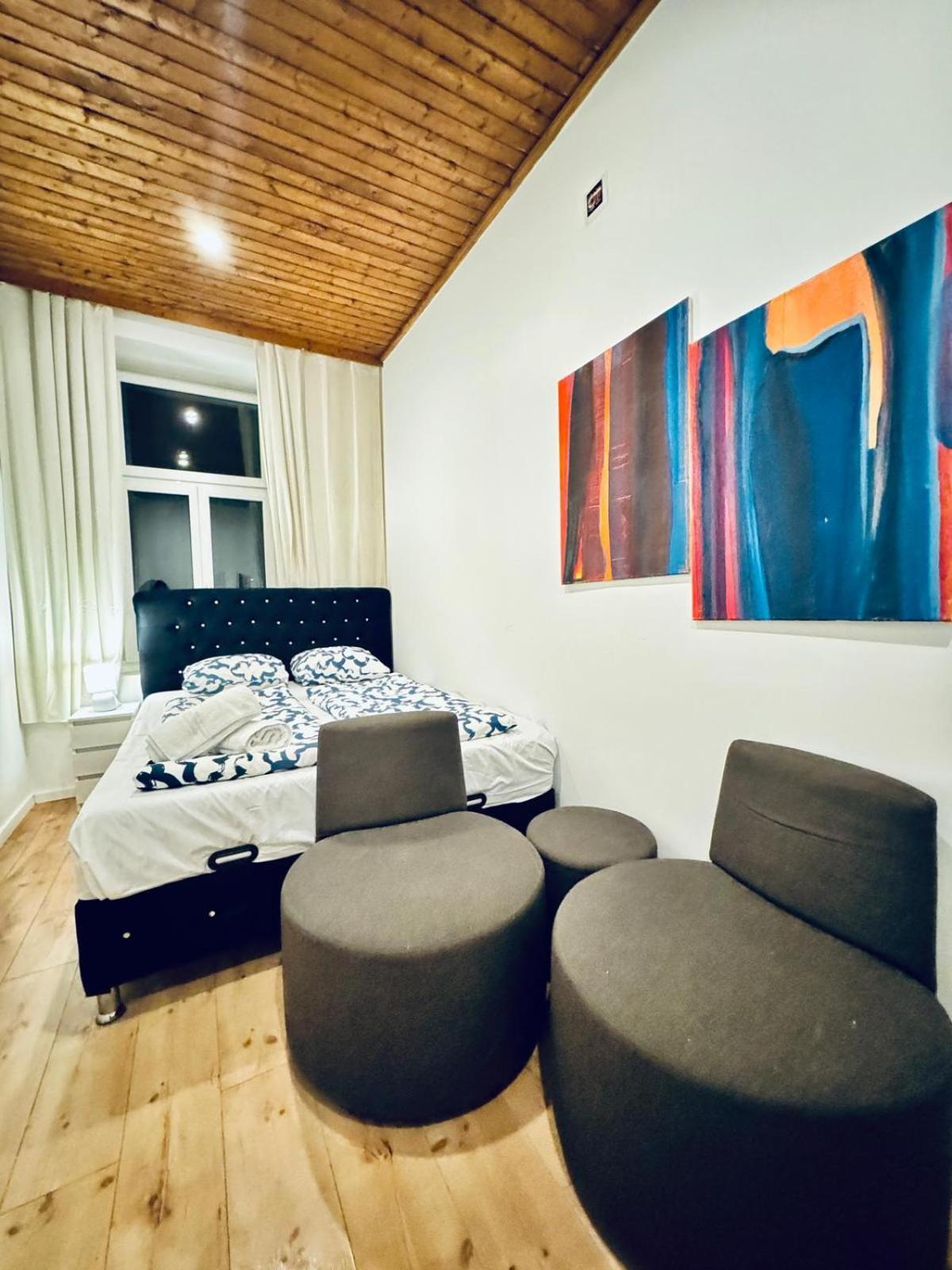 Convenient 4br Shared For 11p, 10 Min To Atzgersdorf * Viena