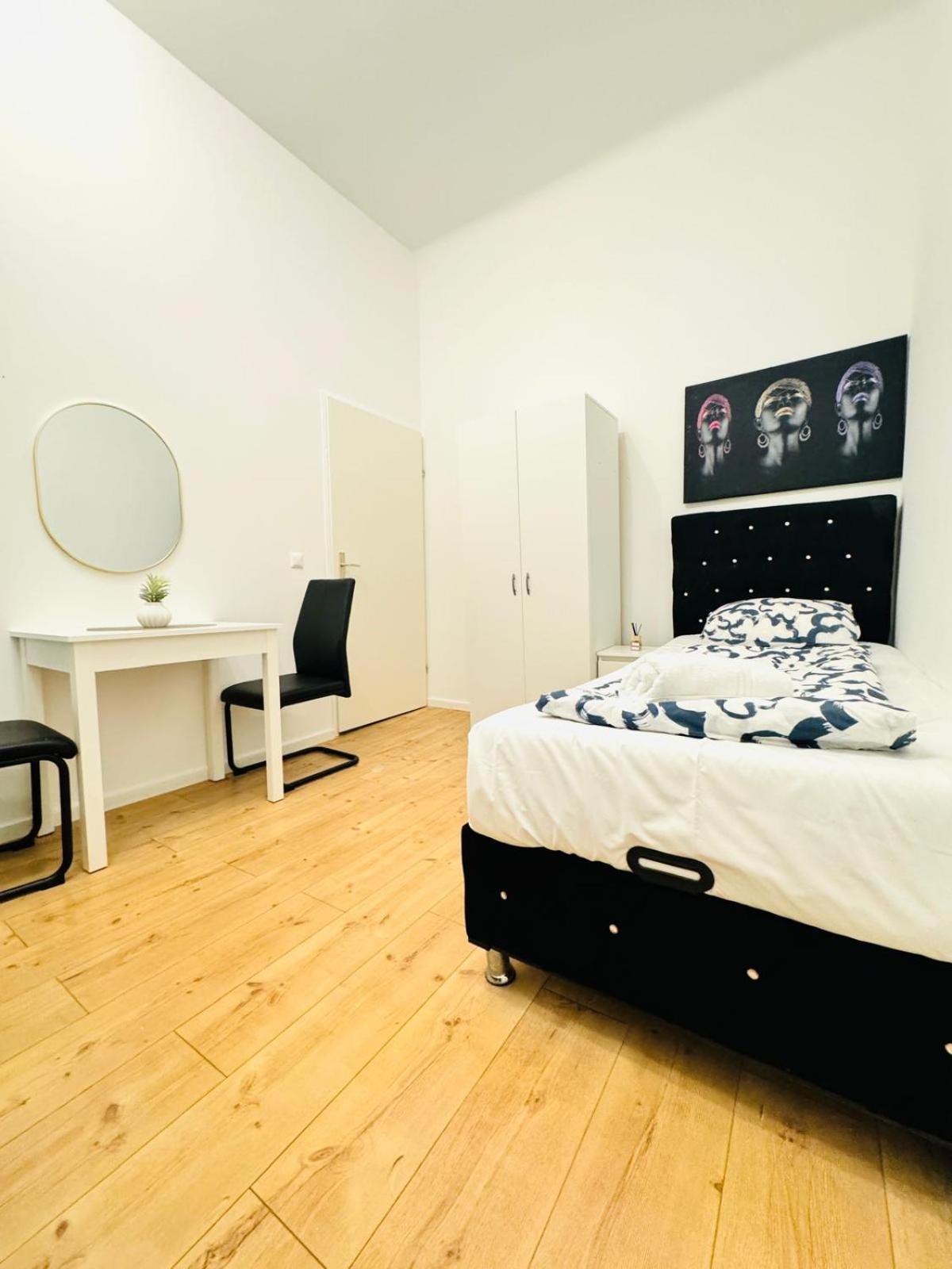 Apartamento Convenient 4br Shared For 11p, 10 Min To Atzgersdorf Viena