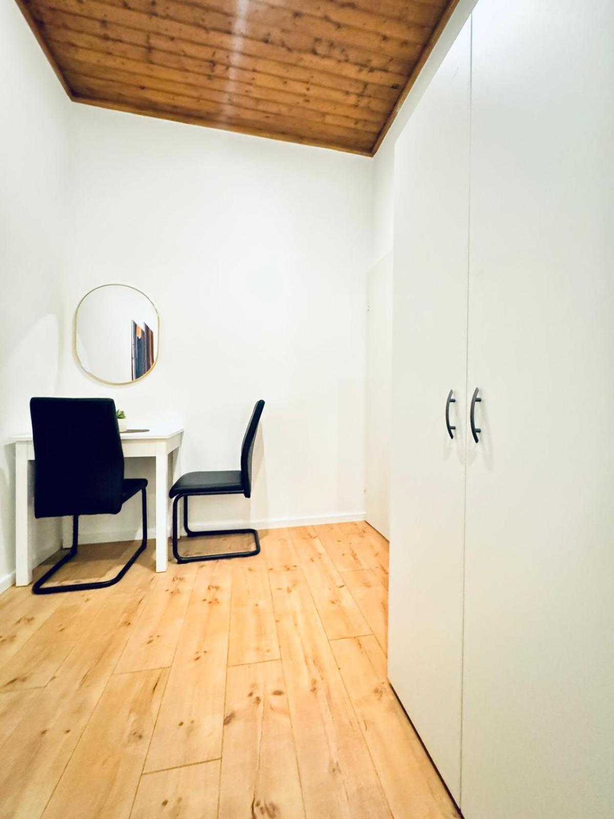 Convenient 4br Shared For 11p, 10 Min To Atzgersdorf Apartamento