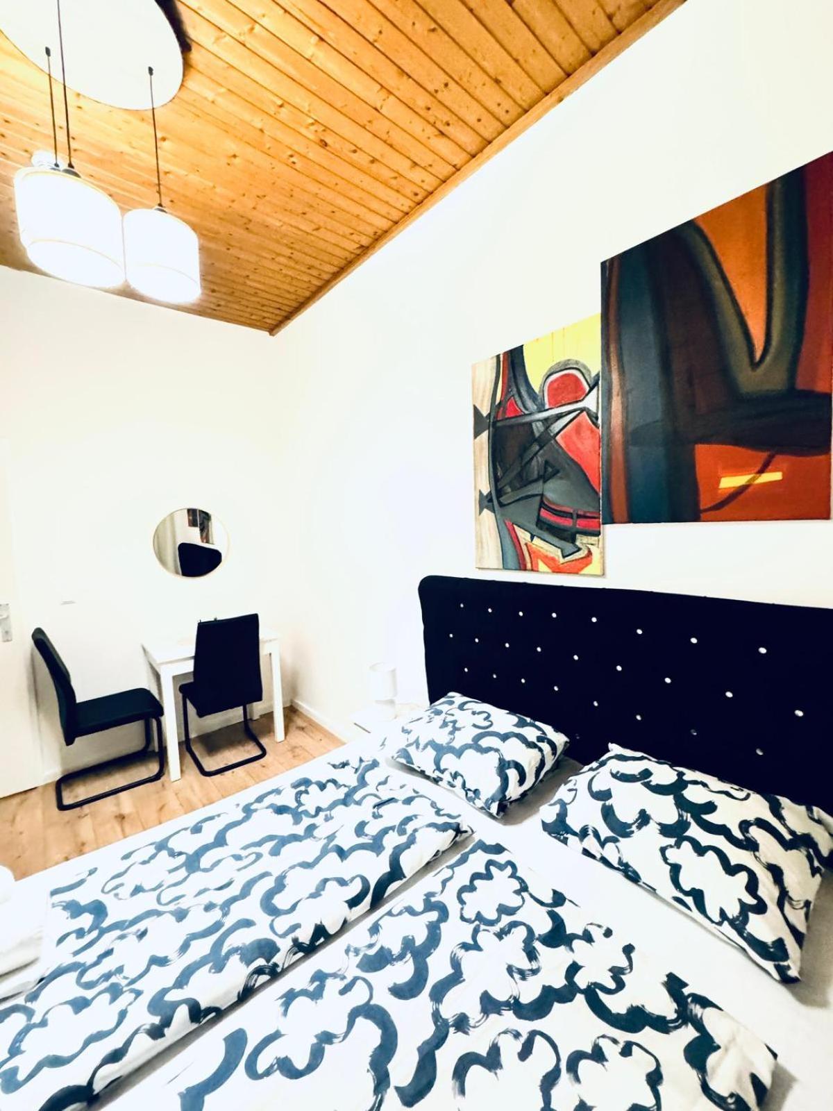 Convenient 4br Shared For 11p, 10 Min To Atzgersdorf Apartamento Viena