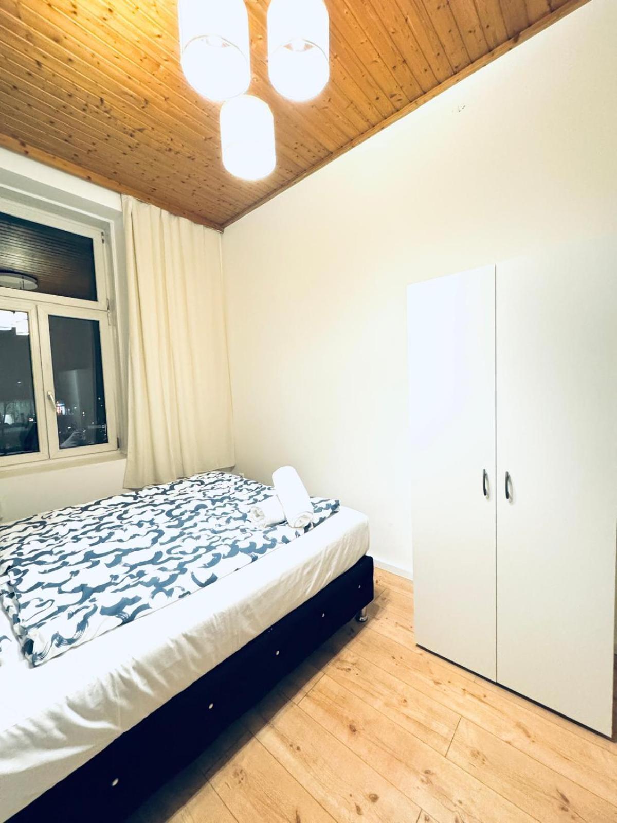 Apartamento Convenient 4br Shared For 11p, 10 Min To Atzgersdorf Viena