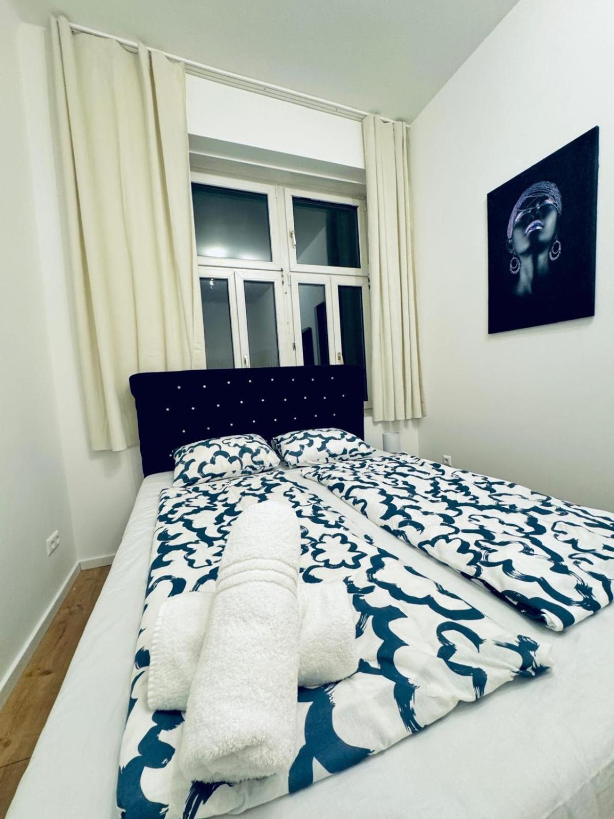 Convenient 4br Shared For 11p, 10 Min To Atzgersdorf *