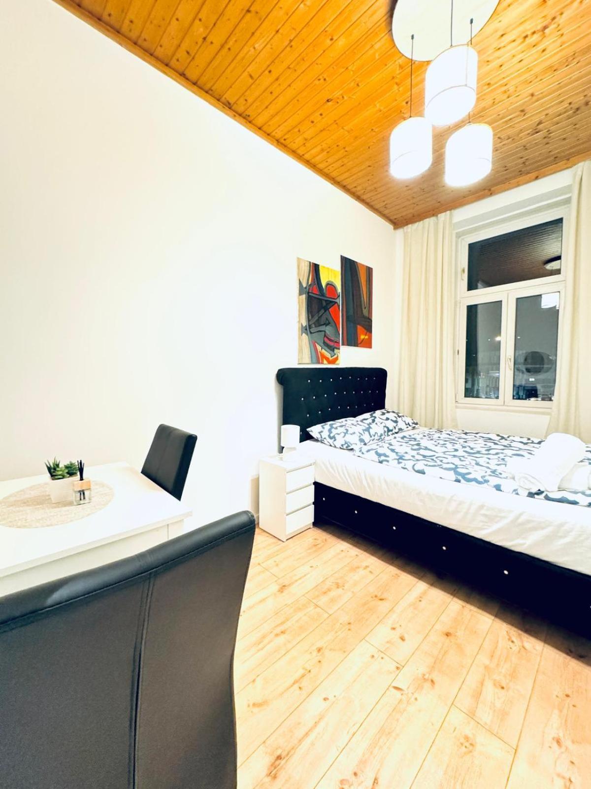 Convenient 4br Shared For 11p, 10 Min To Atzgersdorf * Viena