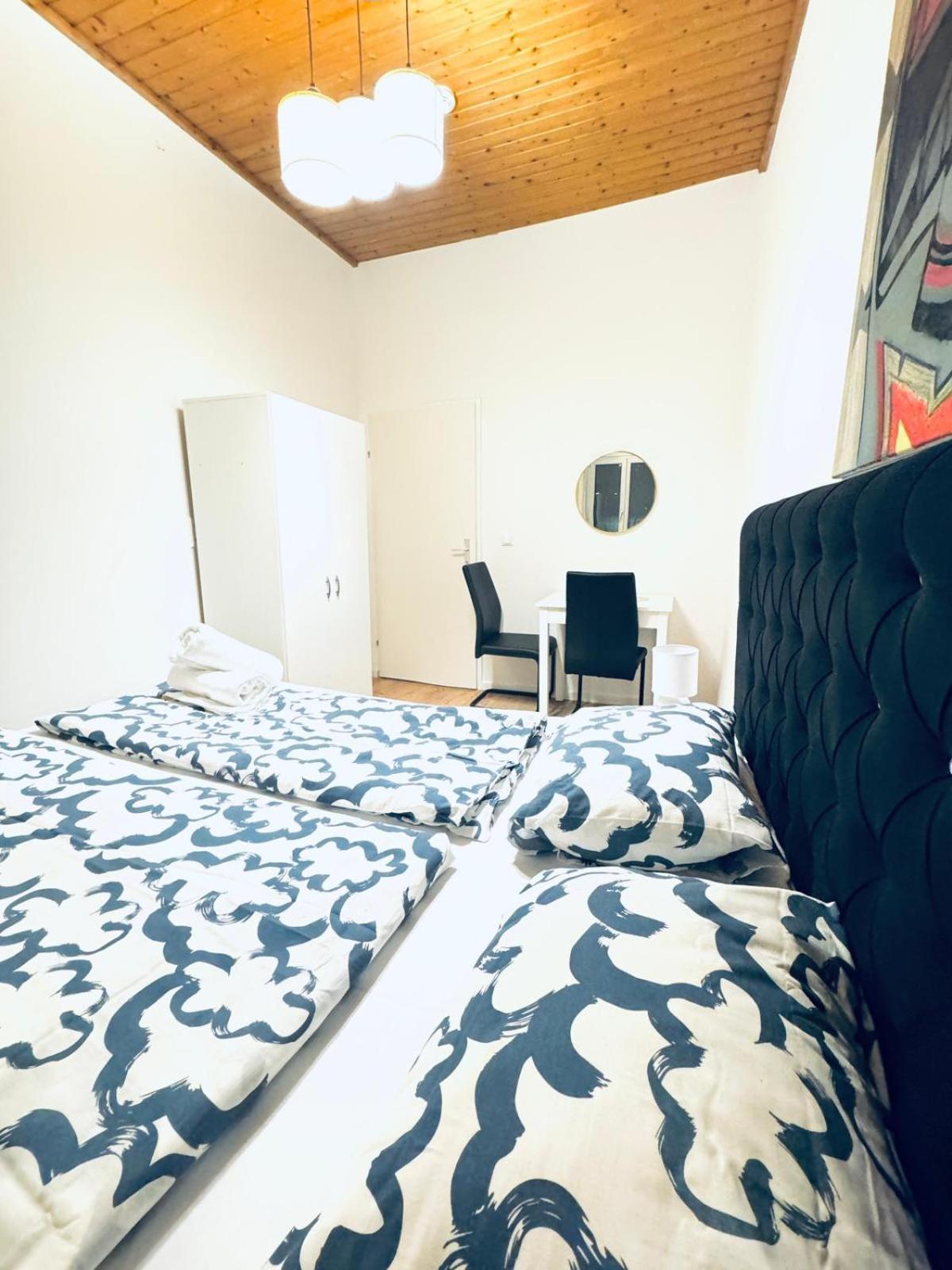 Convenient 4br Shared For 11p, 10 Min To Atzgersdorf * Viena
