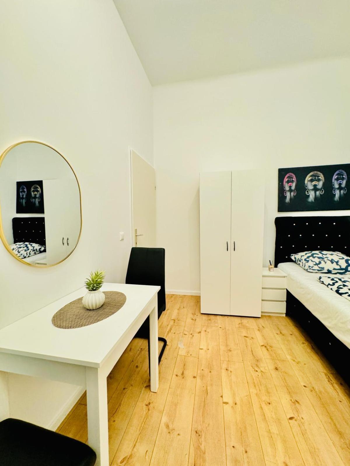 Convenient 4br Shared For 11p, 10 Min To Atzgersdorf Apartamento *