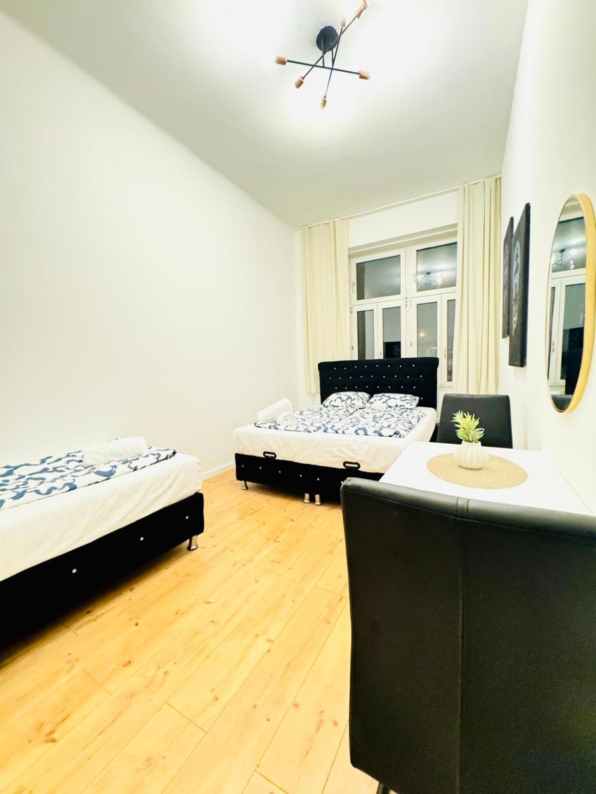 Convenient 4br Shared For 11p, 10 Min To Atzgersdorf Apartamento Viena
