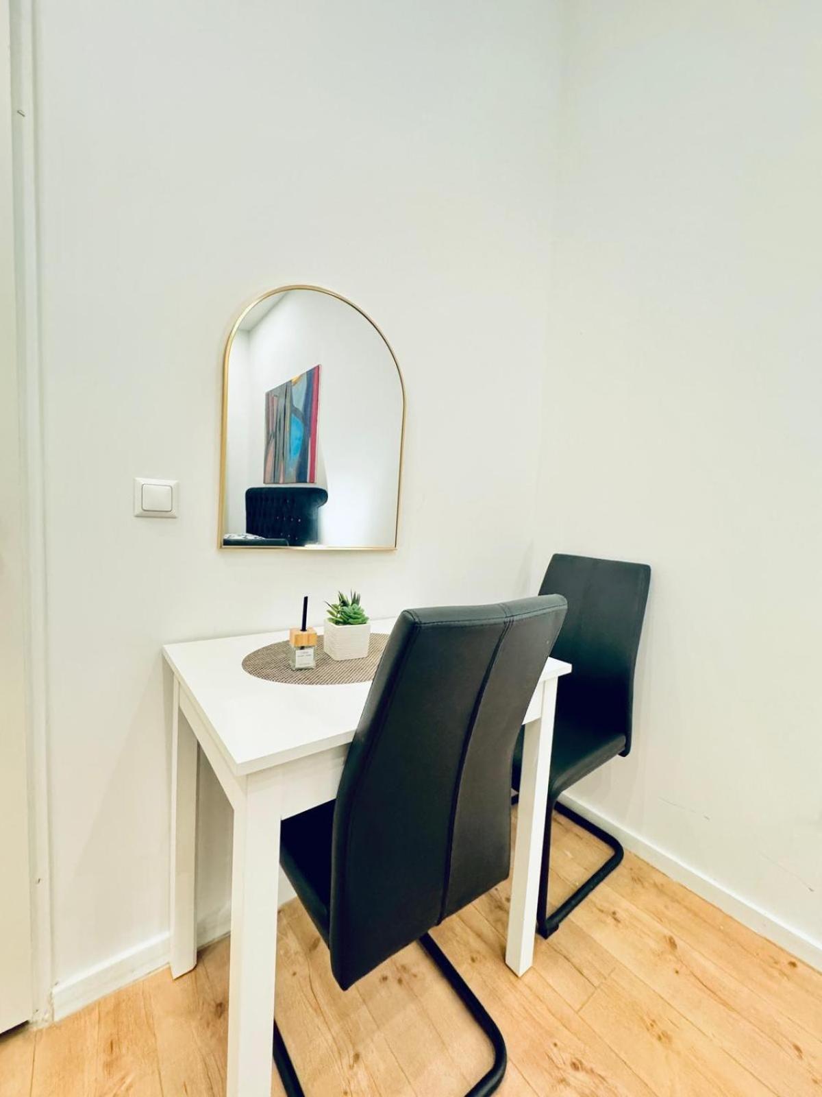 Convenient 4br Shared For 11p, 10 Min To Atzgersdorf Viena