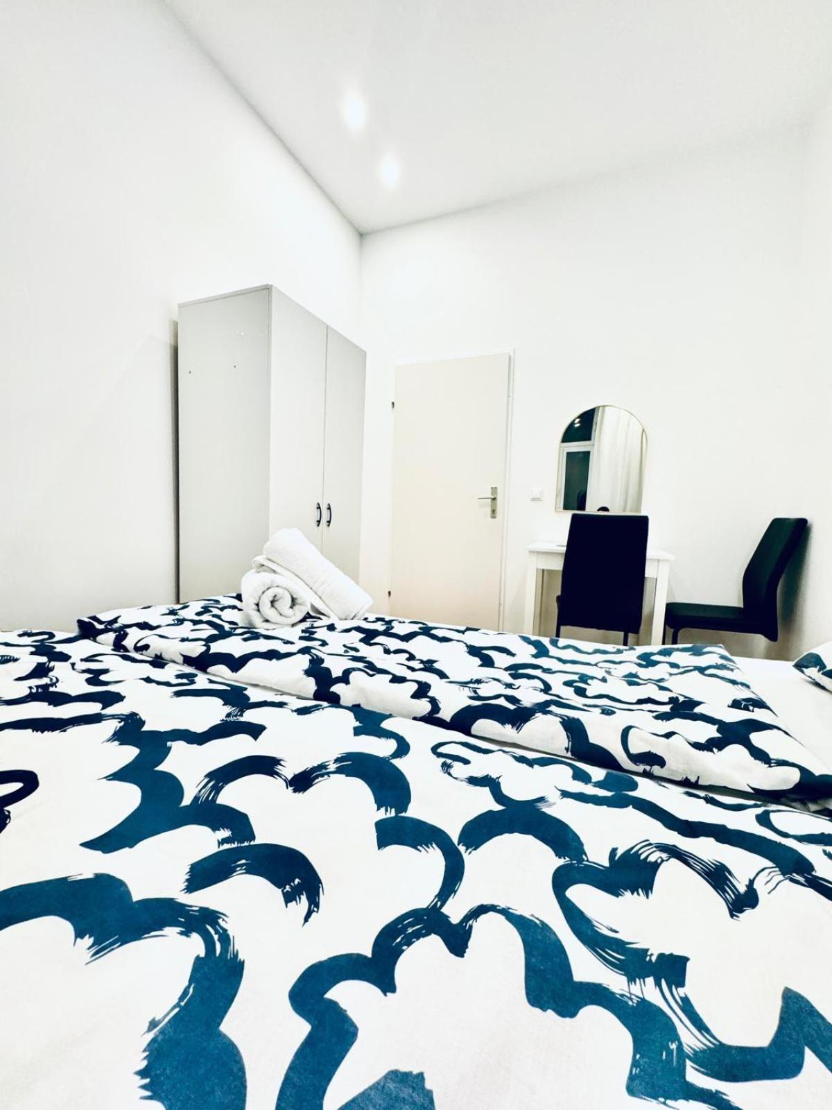 Convenient 4br Shared For 11p, 10 Min To Atzgersdorf Apartamento Viena