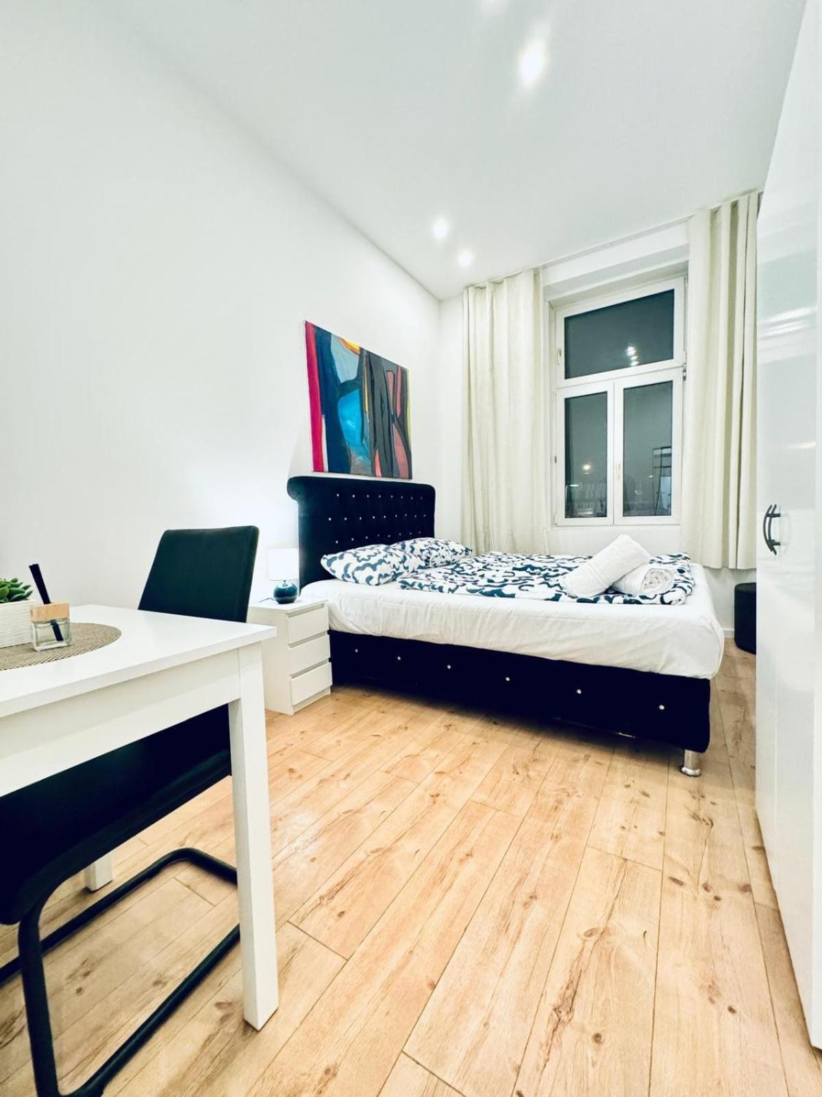 Convenient 4br Shared For 11p, 10 Min To Atzgersdorf Apartamento Viena