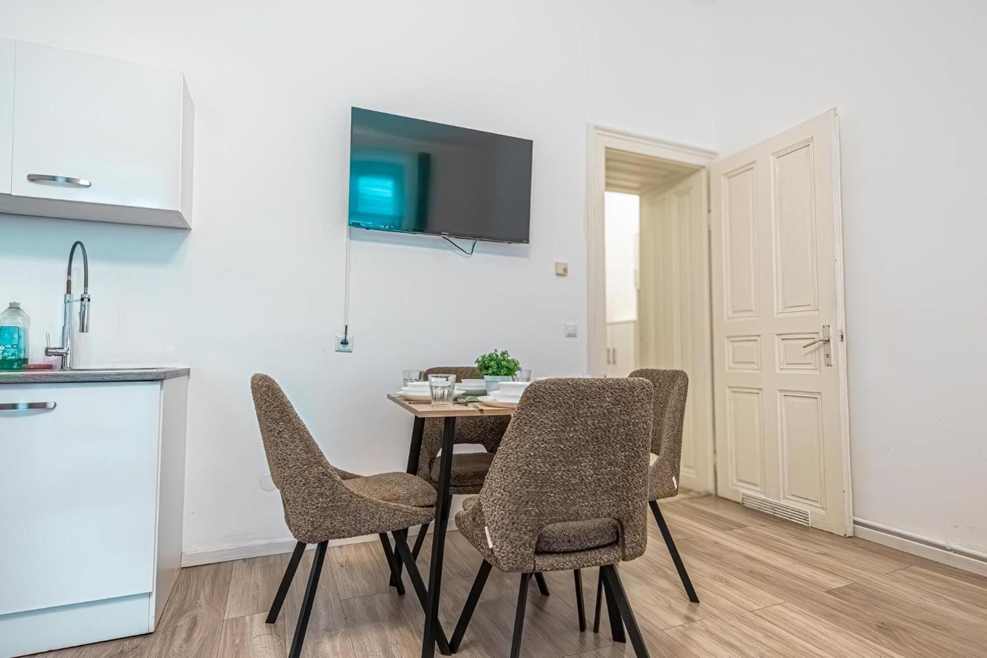 Elegant 1br Apt. - Great For Long