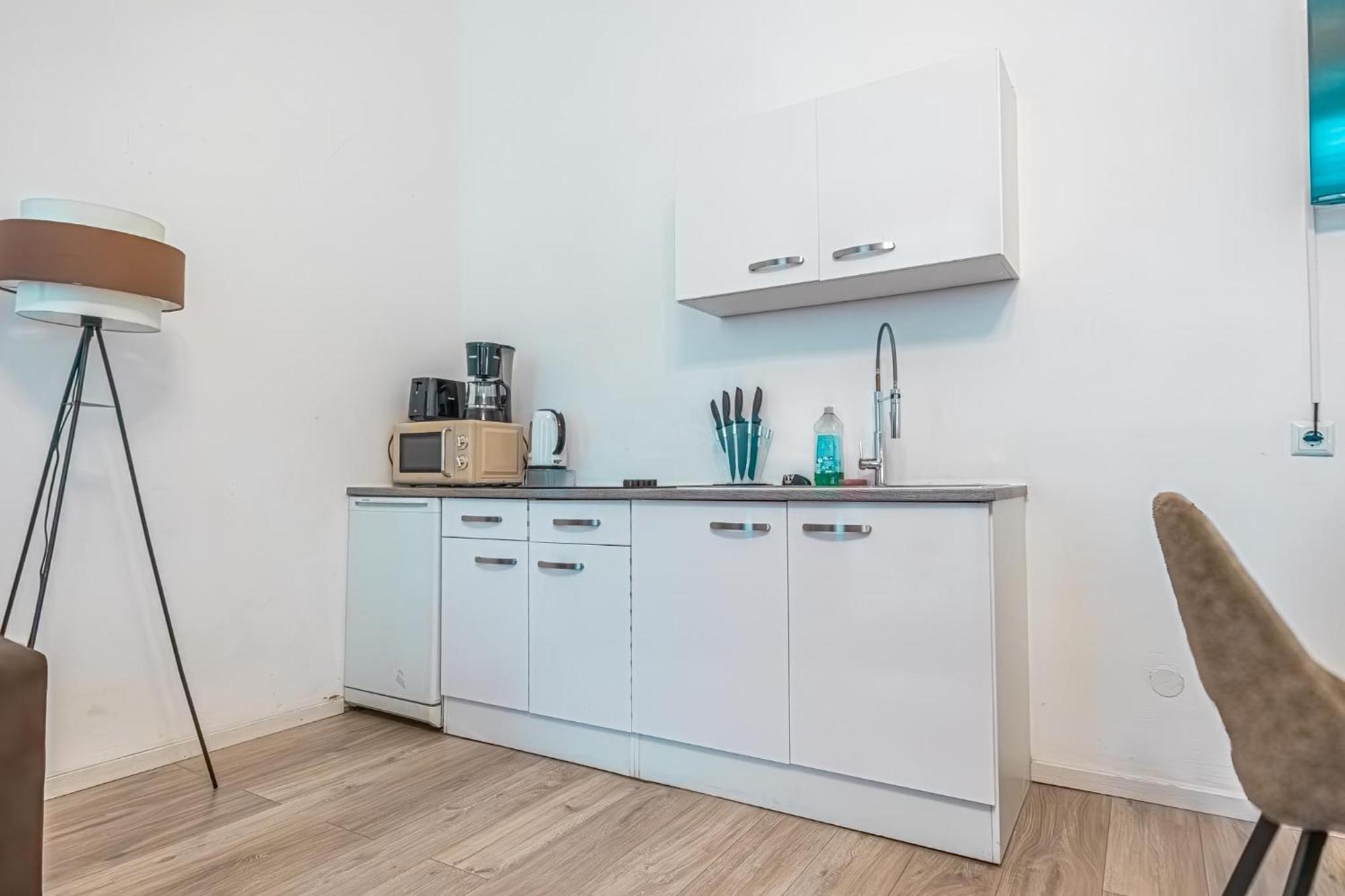 Apartment Elegant 1br Apt. - Great For Long *