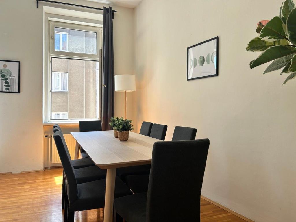 90 M2 Spacious With Free Parking