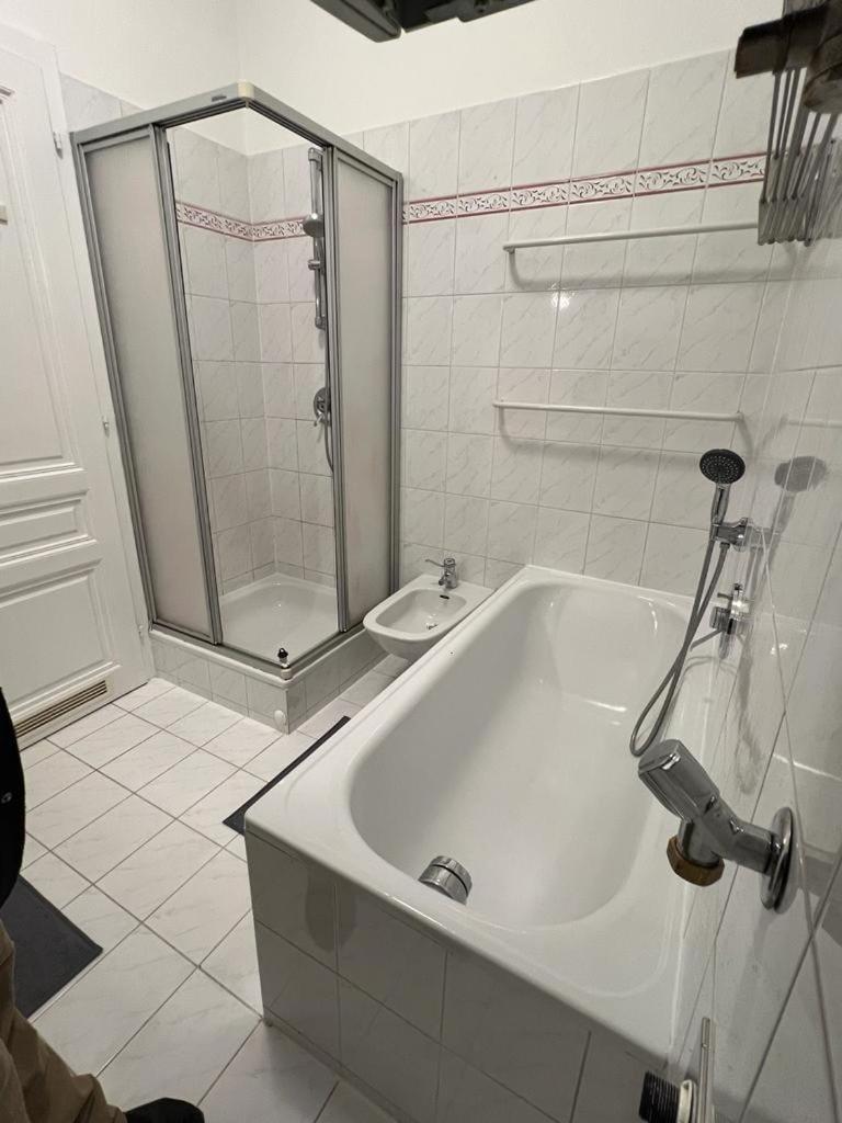 90 M2 Spacious With Free Parking