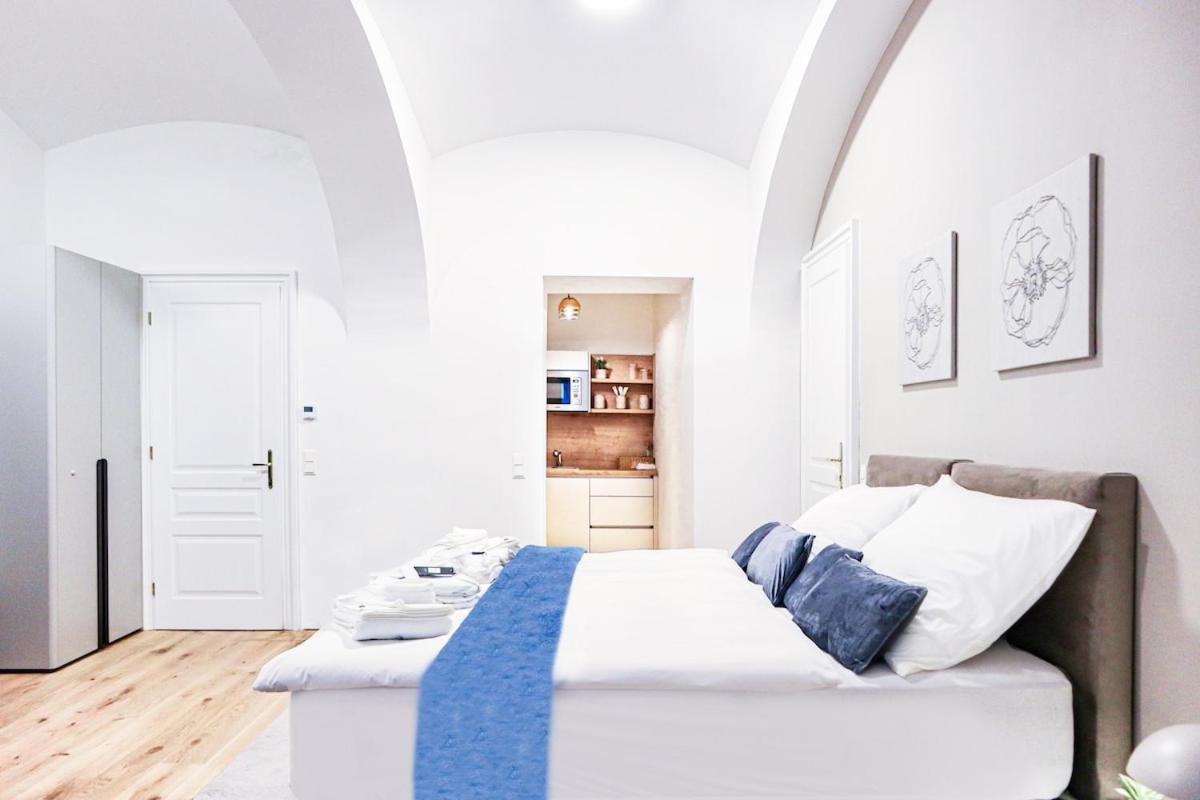 Deluxe Apartment *