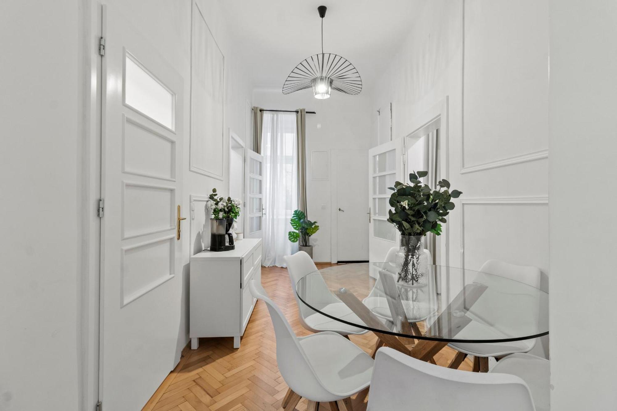 Next To Shopping Street And Subway Station, Few Minutes To Stephansplatz * Wien