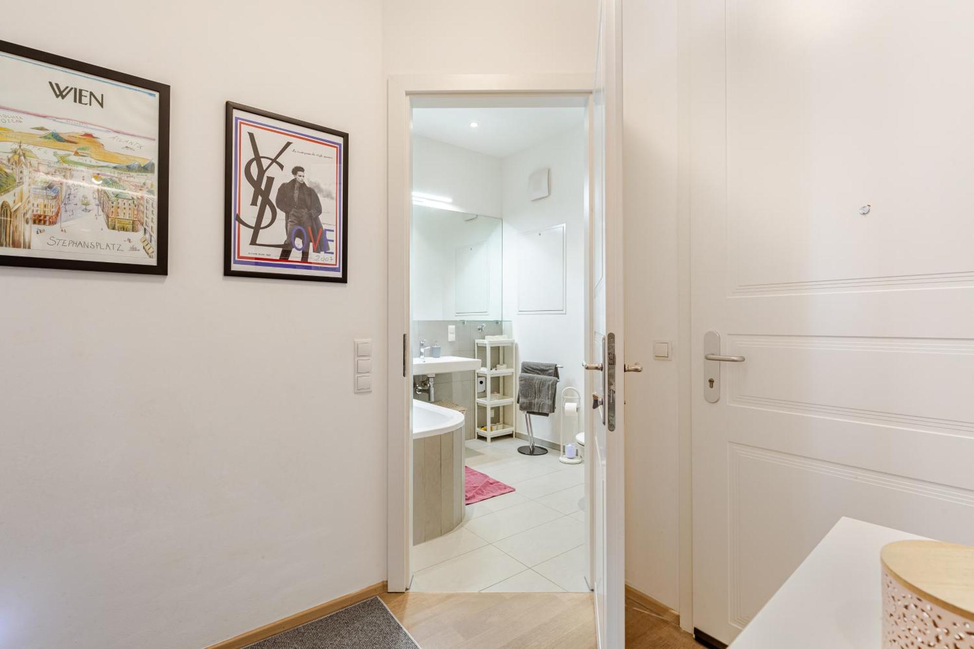 Chic Parisienne A - French Flair In The Heart Of *