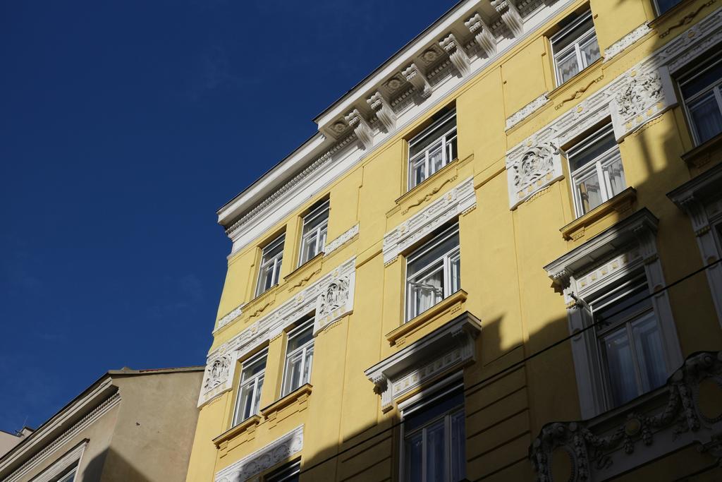 Carlton Opera Vienna