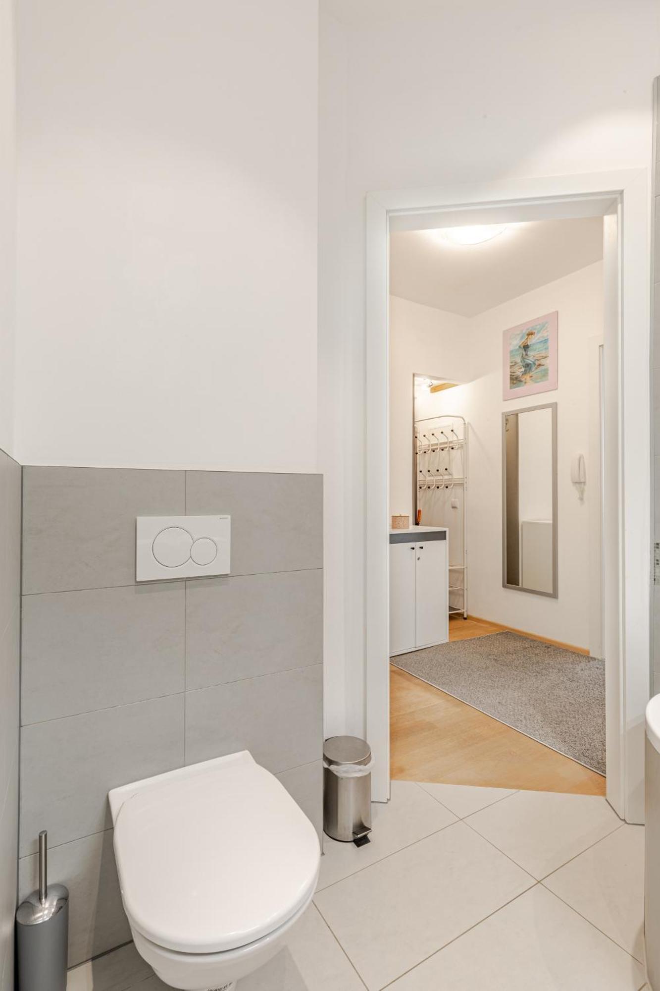 Chic Parisienne A - French Flair In The Heart Of *
