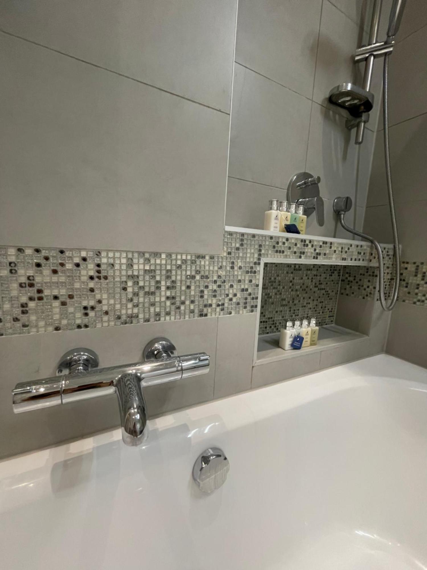 Chic Parisienne A - French Flair In The Heart Of * Vienna