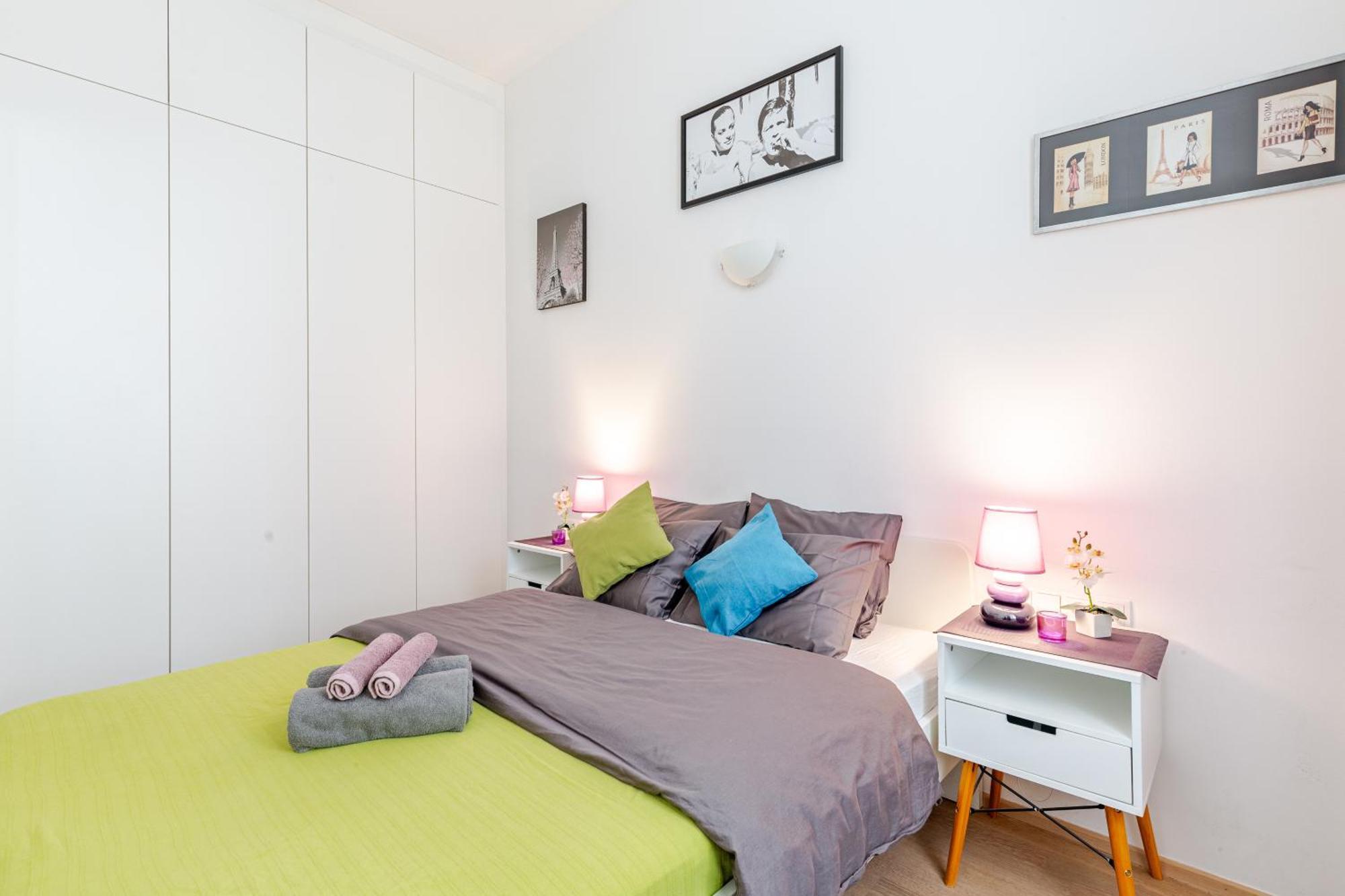 Chic Parisienne A - French Flair In The Heart Of Apartment *