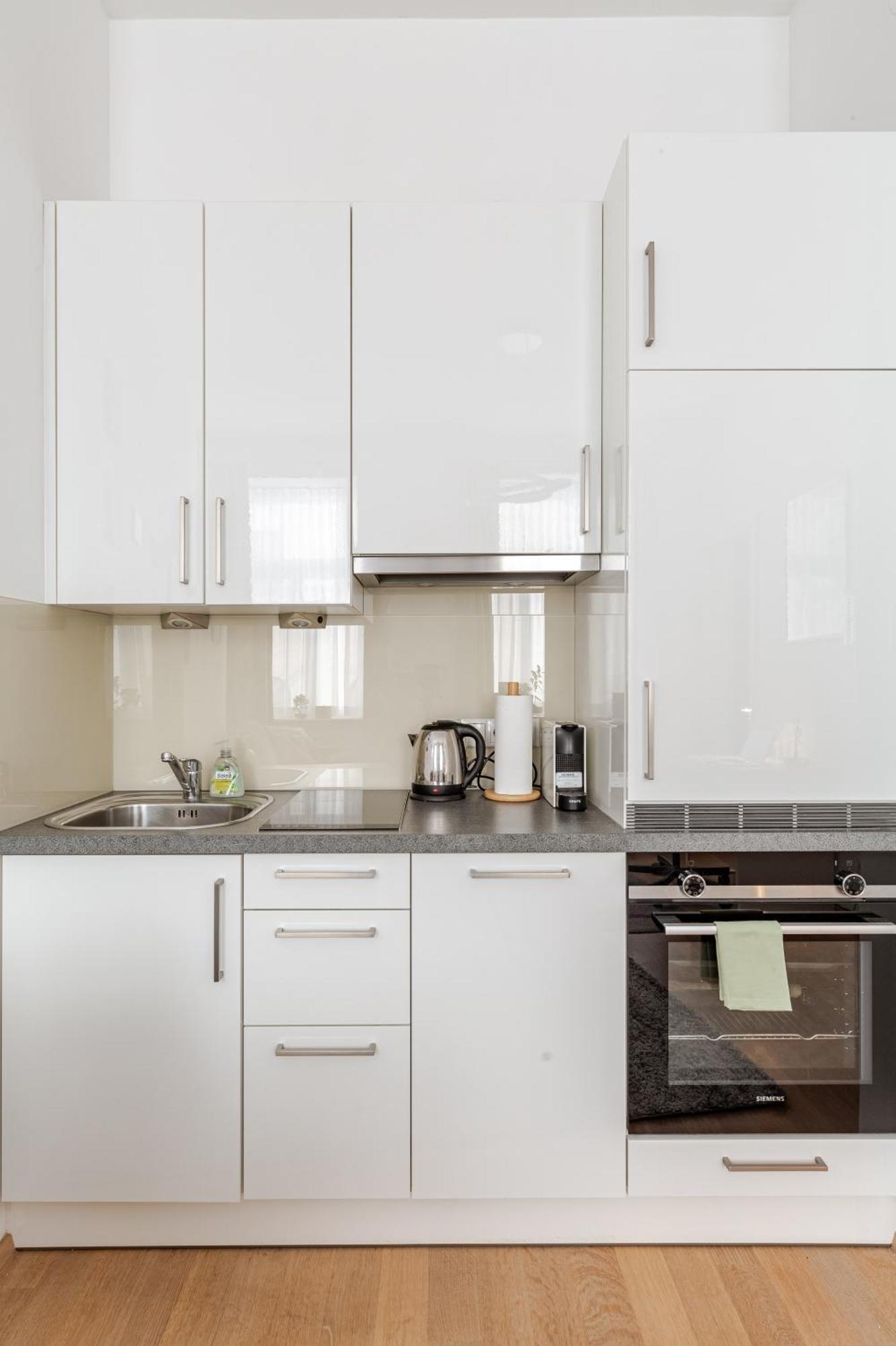 Chic Parisienne A - French Flair In The Heart Of Apartment Vienna