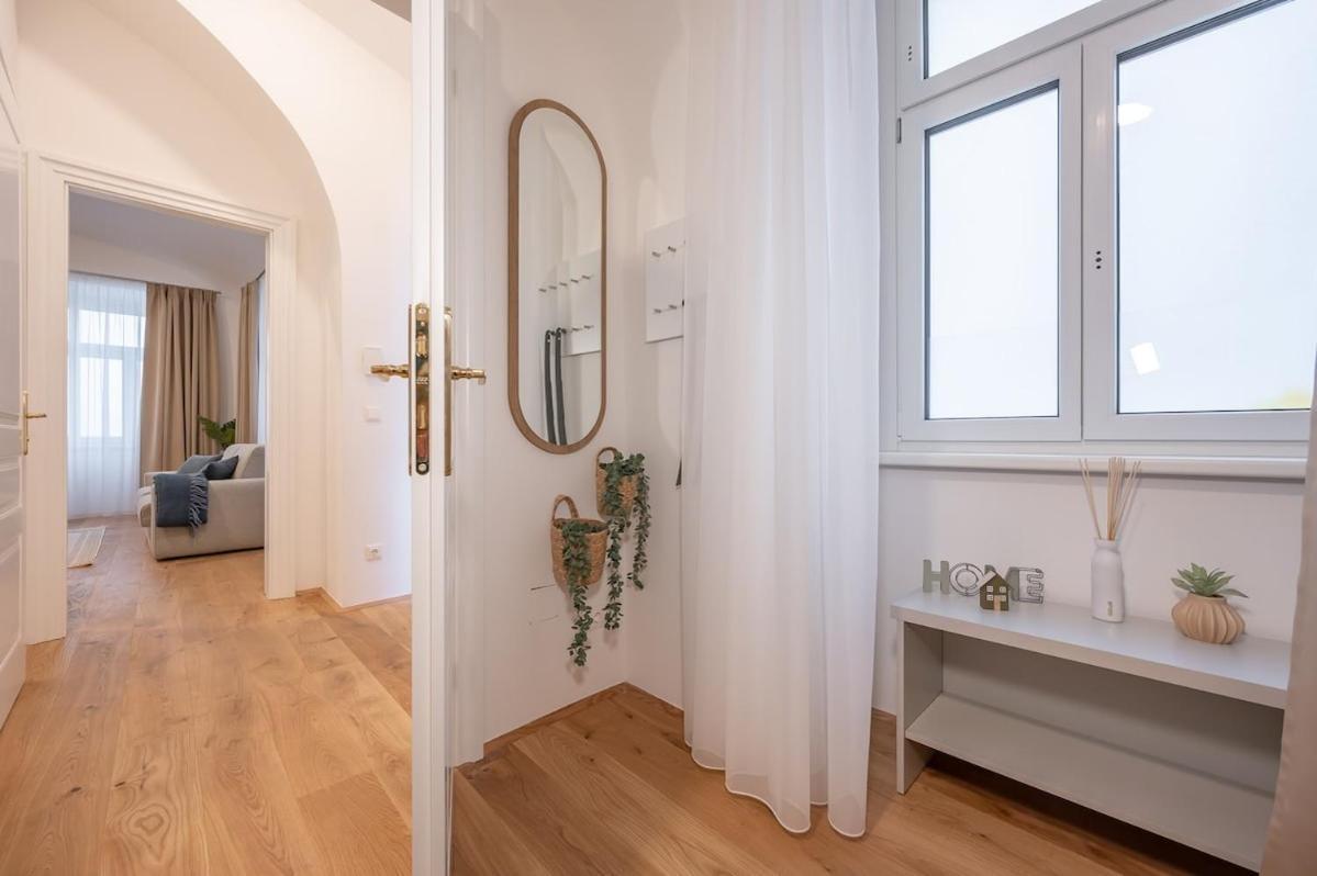 Majestic Apartment