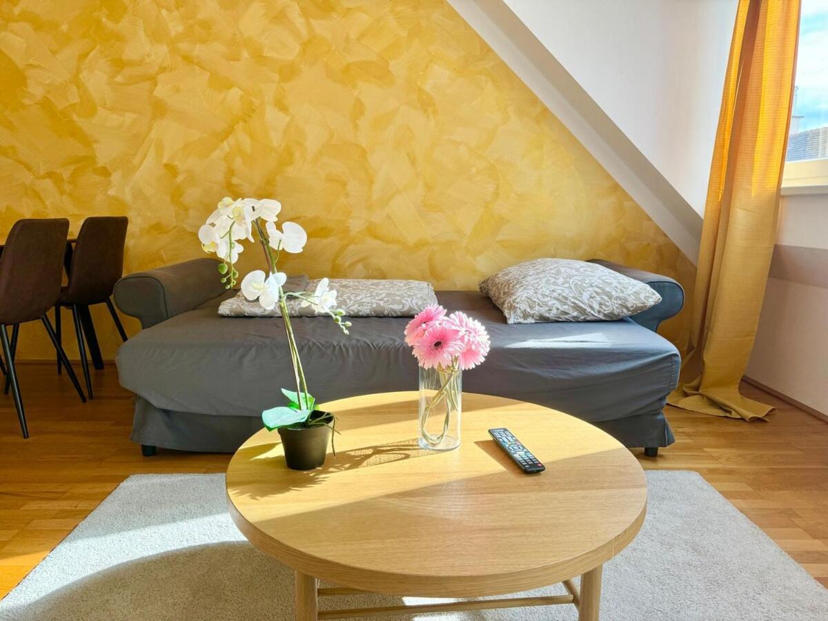 75 M2 Rooftop Central Apartment *