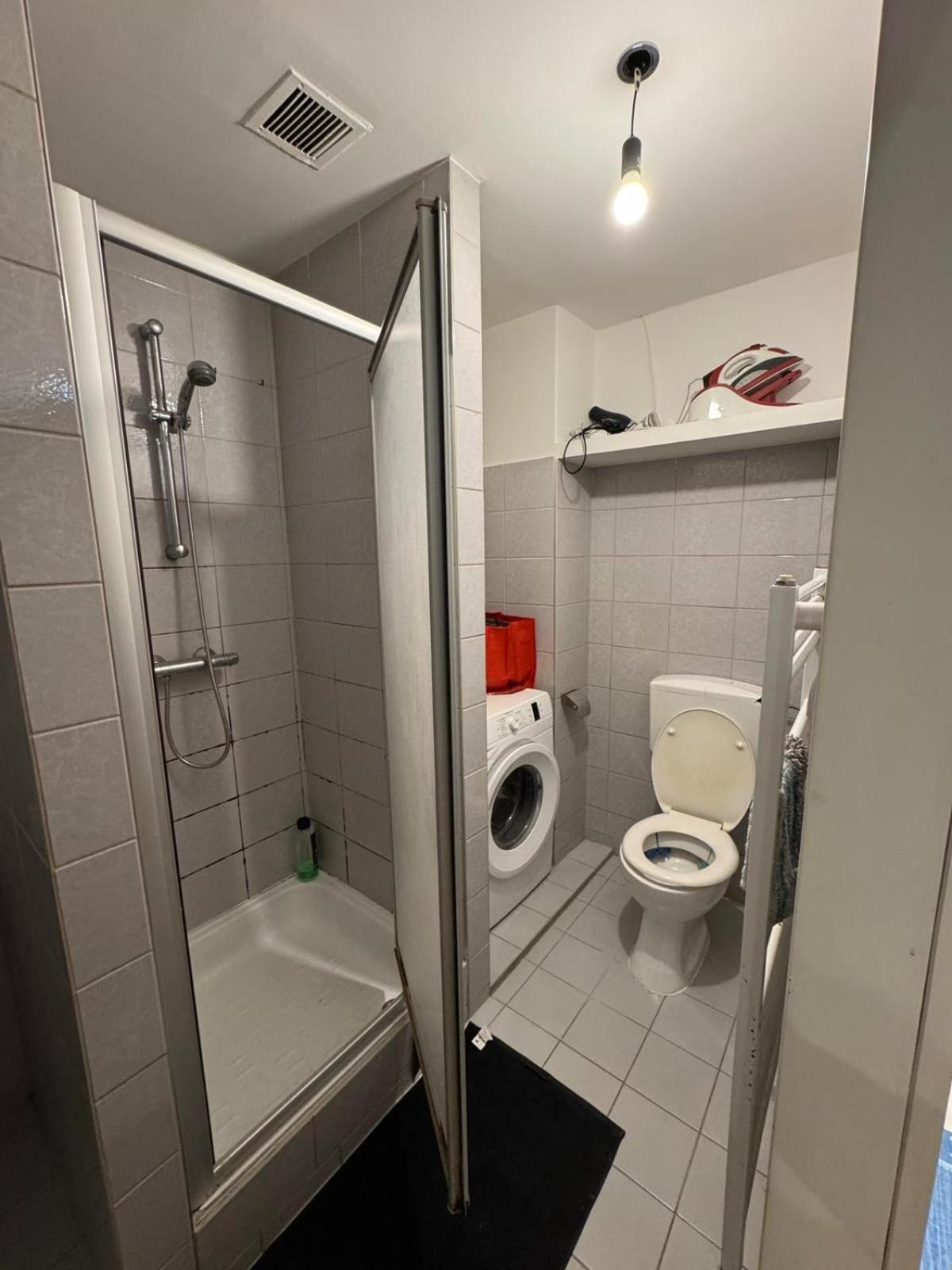 Apartment Comfy 1-bedroom Apartment, 10 Min To Westbahnhof Vienna