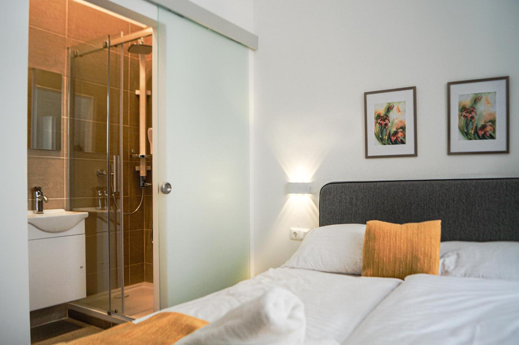 Shopping Paradise 9br Complex Ideal For 22 People Apartment *