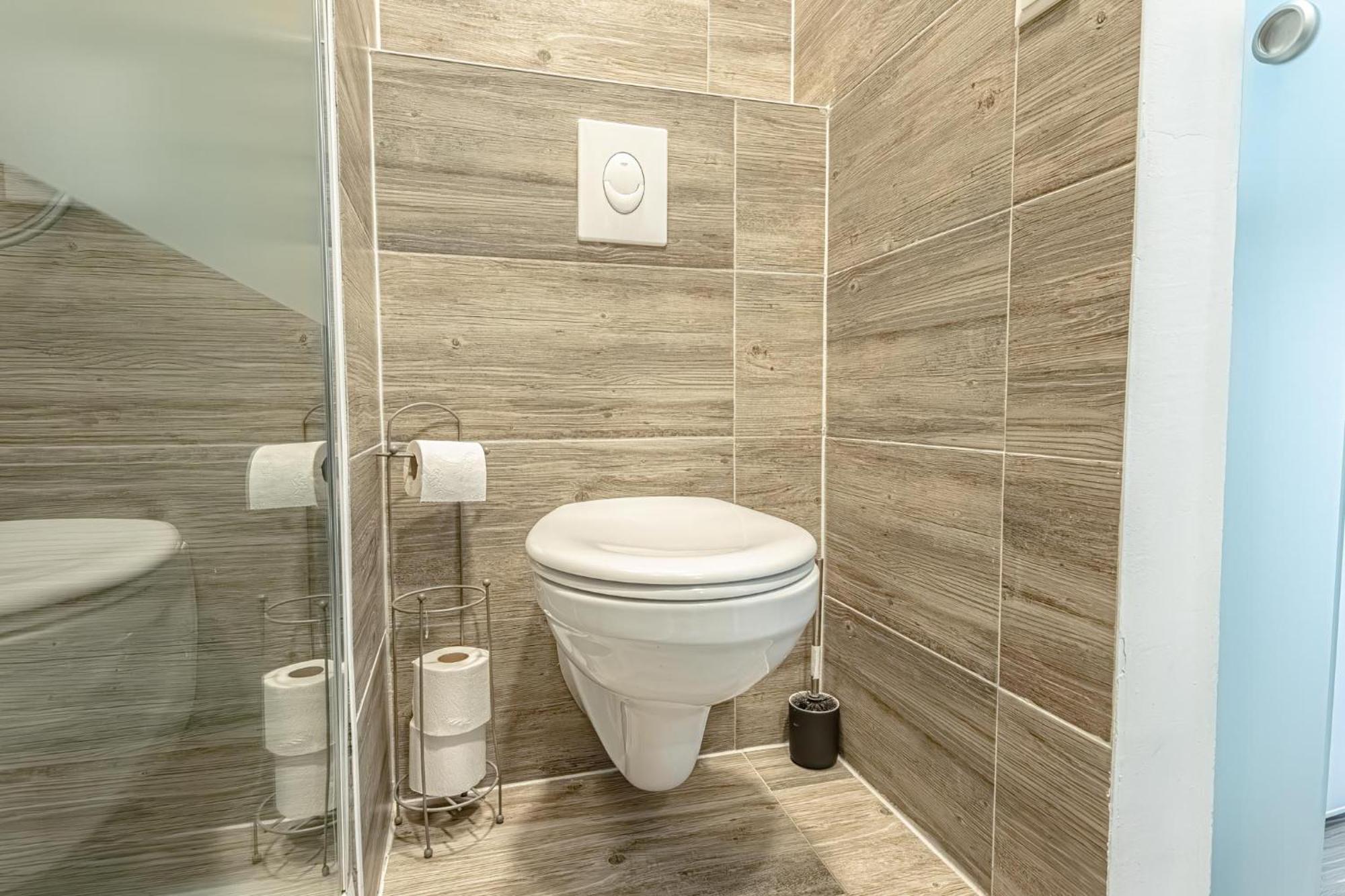 Shopping Paradise 9br Complex Ideal For 22 People Vienna