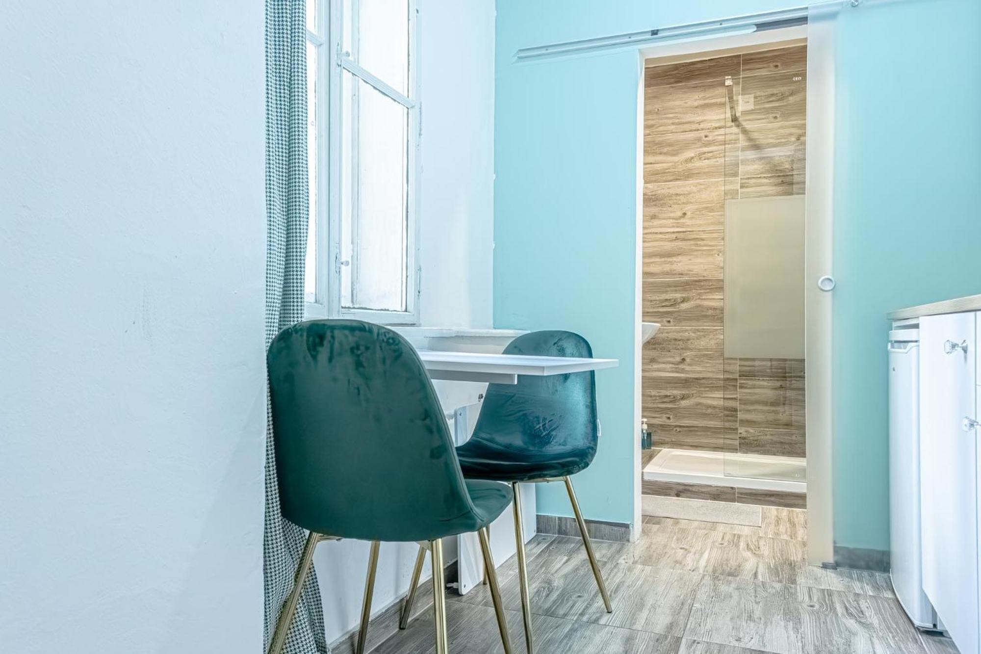 Apartment Shopping Paradise 9br Complex Ideal For 22 People