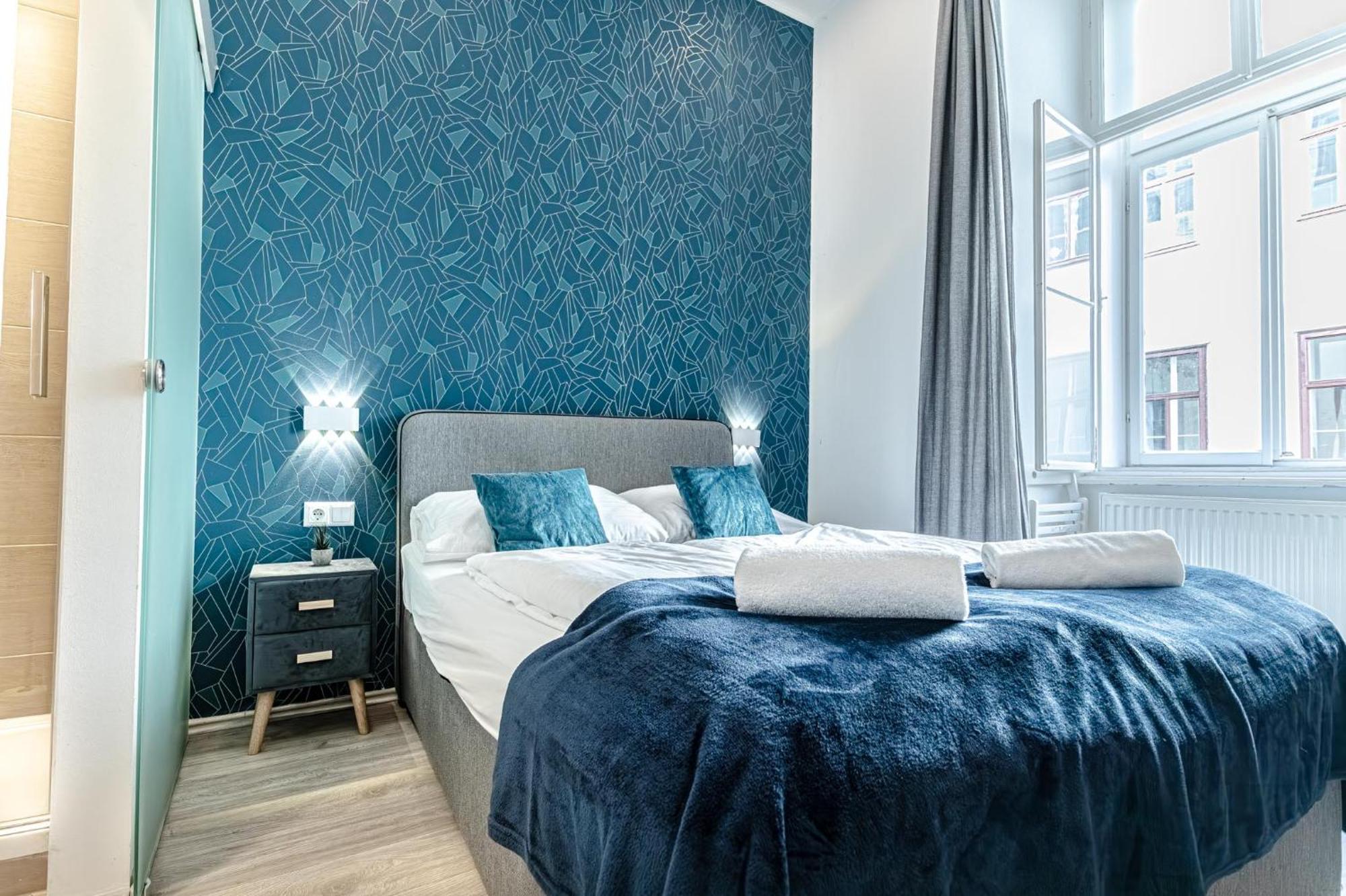 Apartment Shopping Paradise 9br Complex Ideal For 22 People *